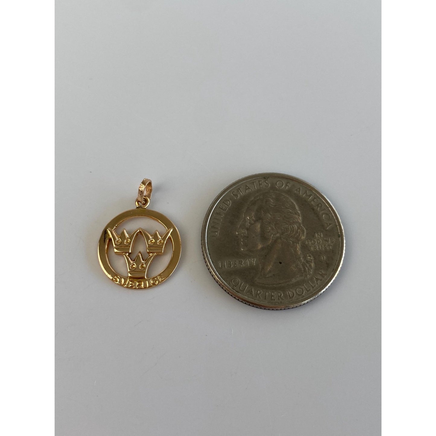 Vintage Solid 18k Rosey Gold 3 Crowns of Sweden Charm