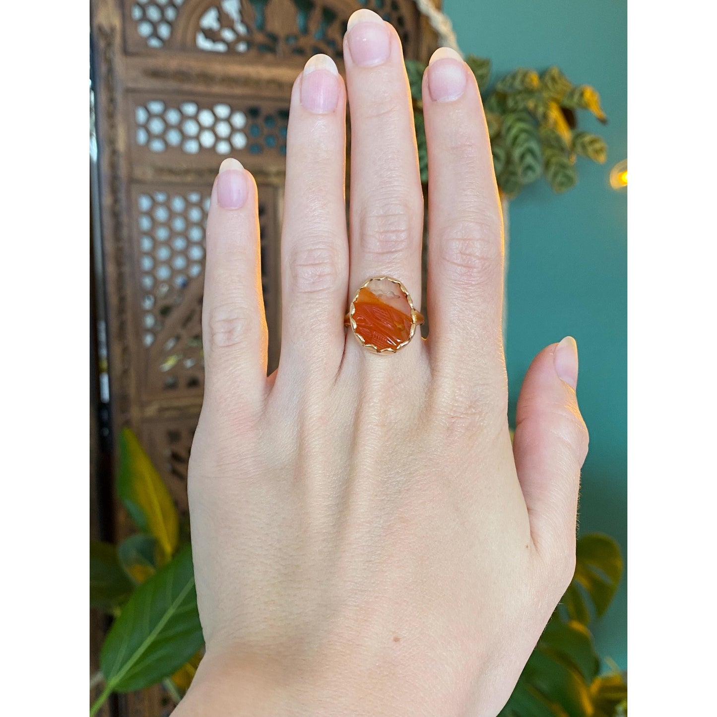 Vintage Solid 14k Yellow Gold Carved Agate Ring - Size 4.75