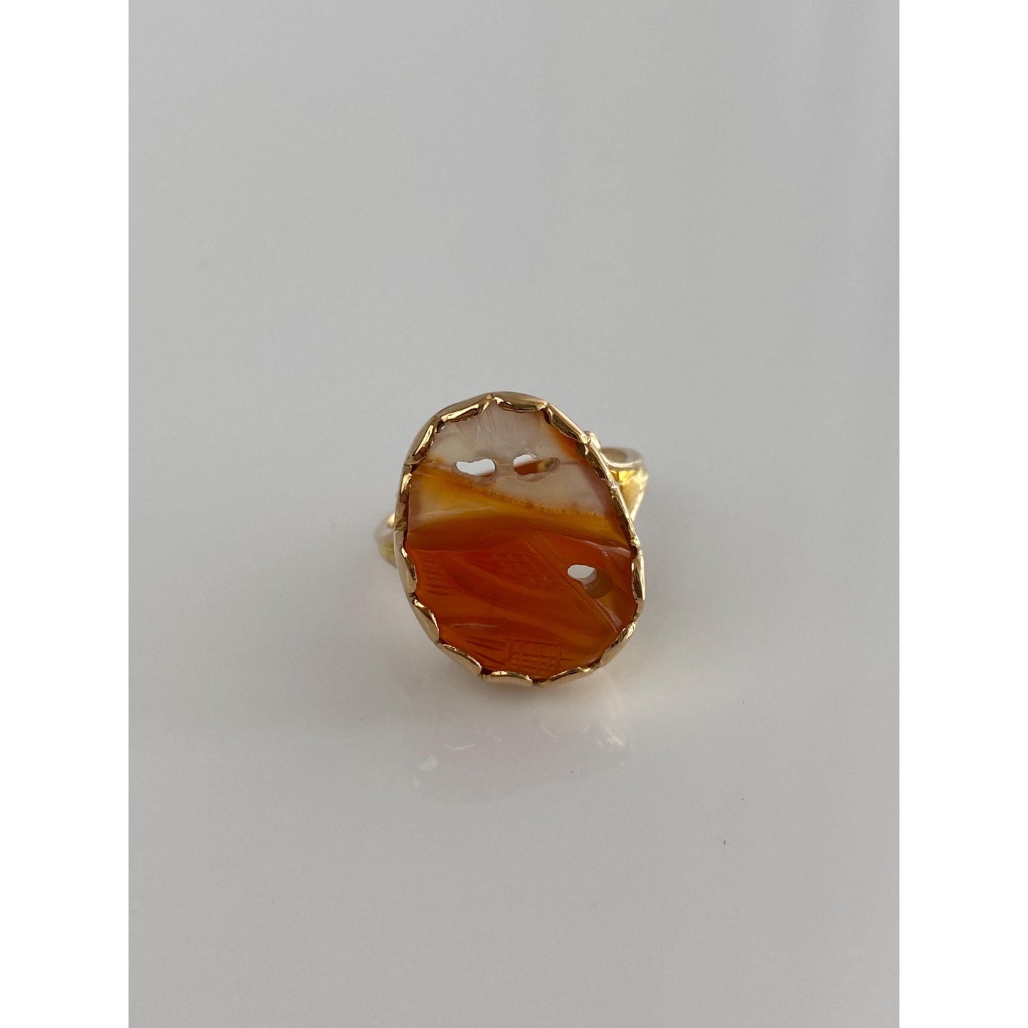 Vintage Solid 14k Yellow Gold Carved Agate Ring - Size 4.75