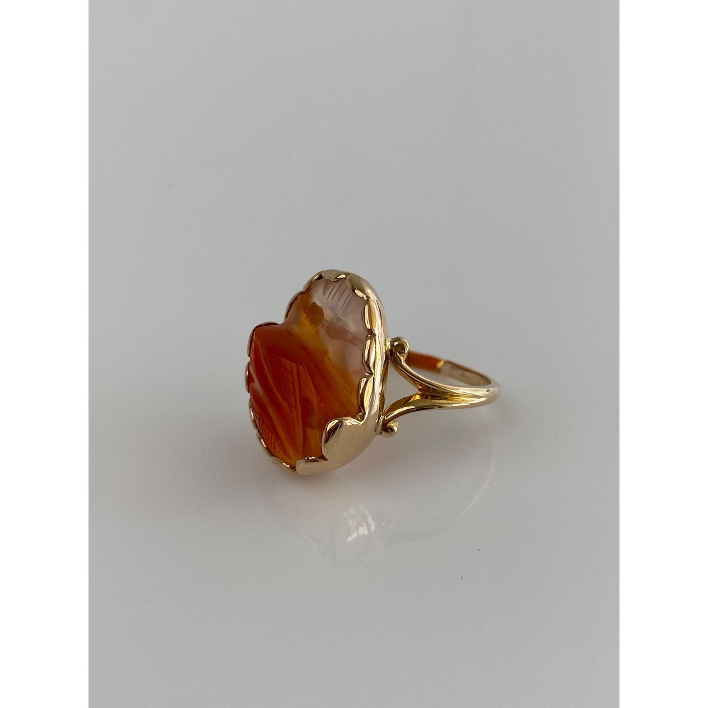 Vintage Solid 14k Yellow Gold Carved Agate Ring - Size 4.75