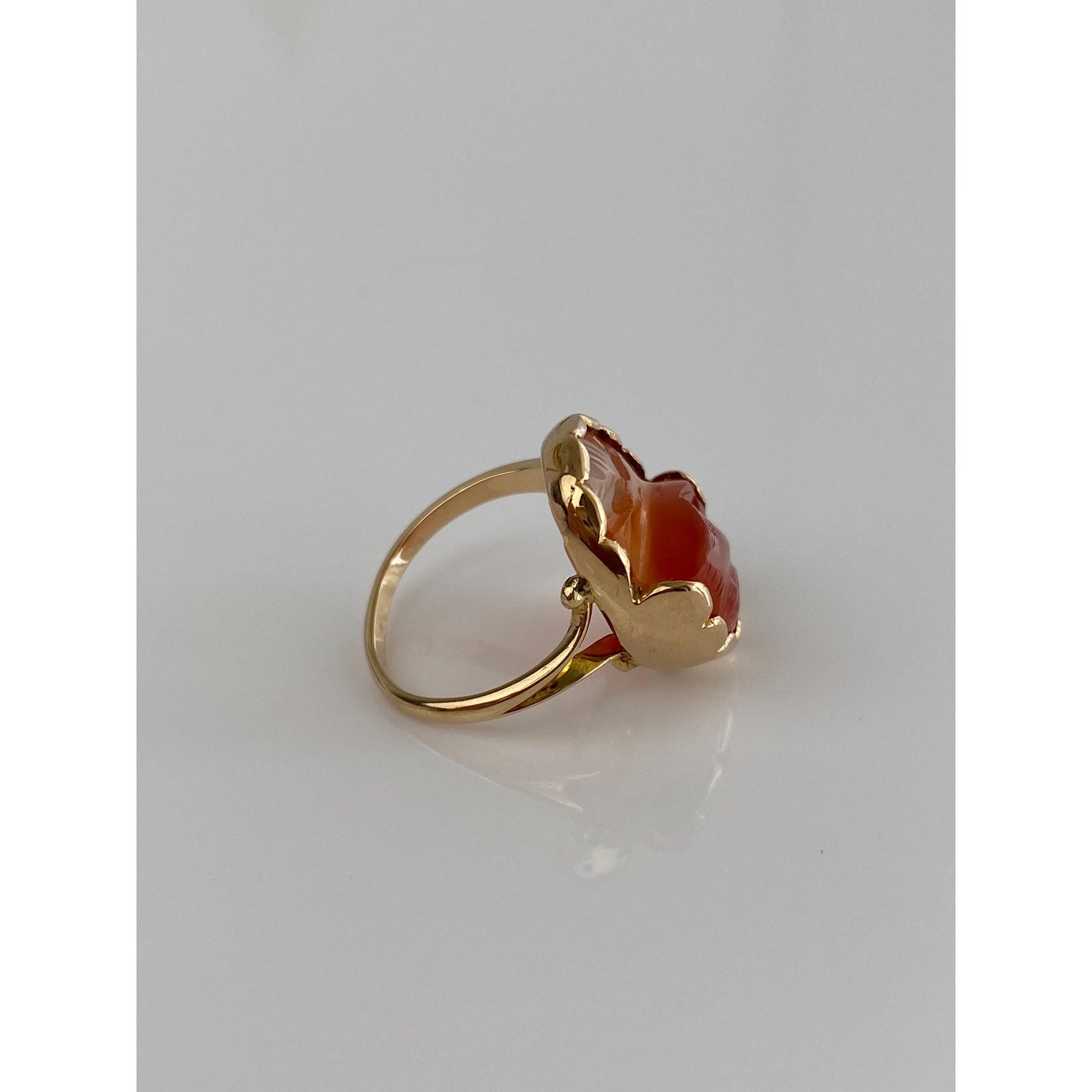 Vintage Solid 14k Yellow Gold Carved Agate Ring - Size 4.75