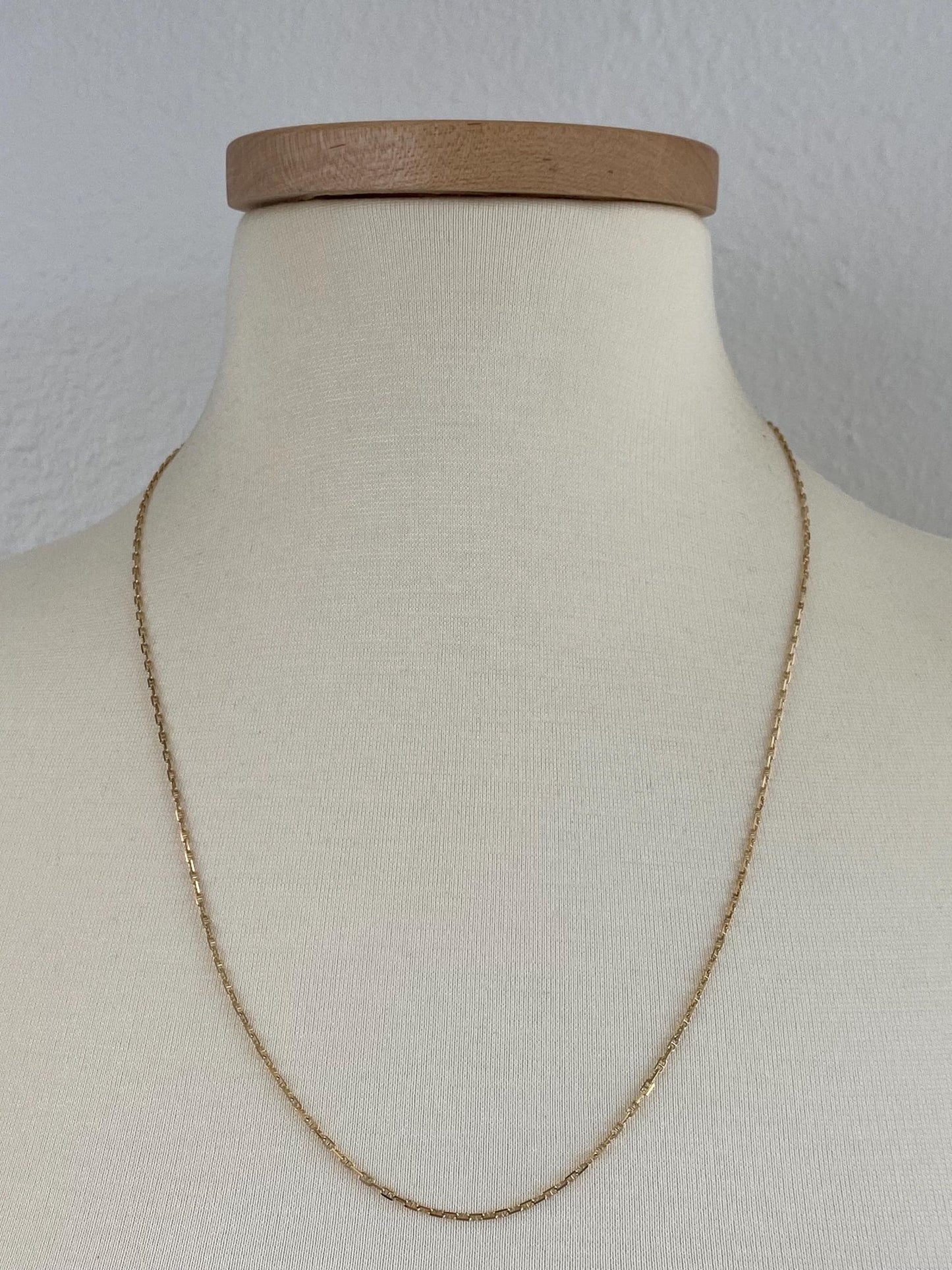 Vintage Solid 14k Yellow Gold Slim Mariner Link Chain Necklace - 24.25 inches
