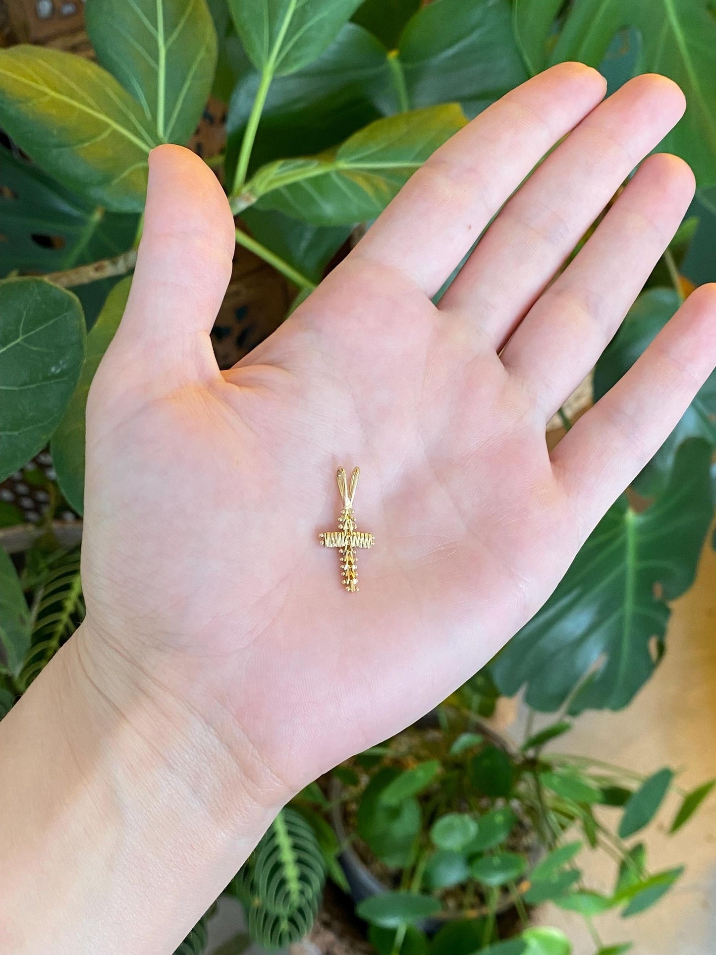 Vintage Solid 18k Yellow Gold Chain Mesh Cross Charm