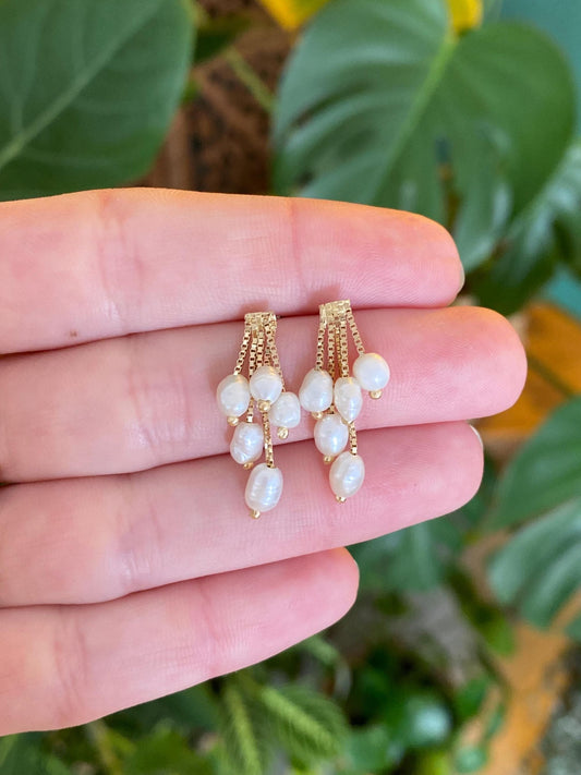 Vintage Solid 14k Yellow Gold Pearl Box Chain Fringe Dangle Stud Earrings