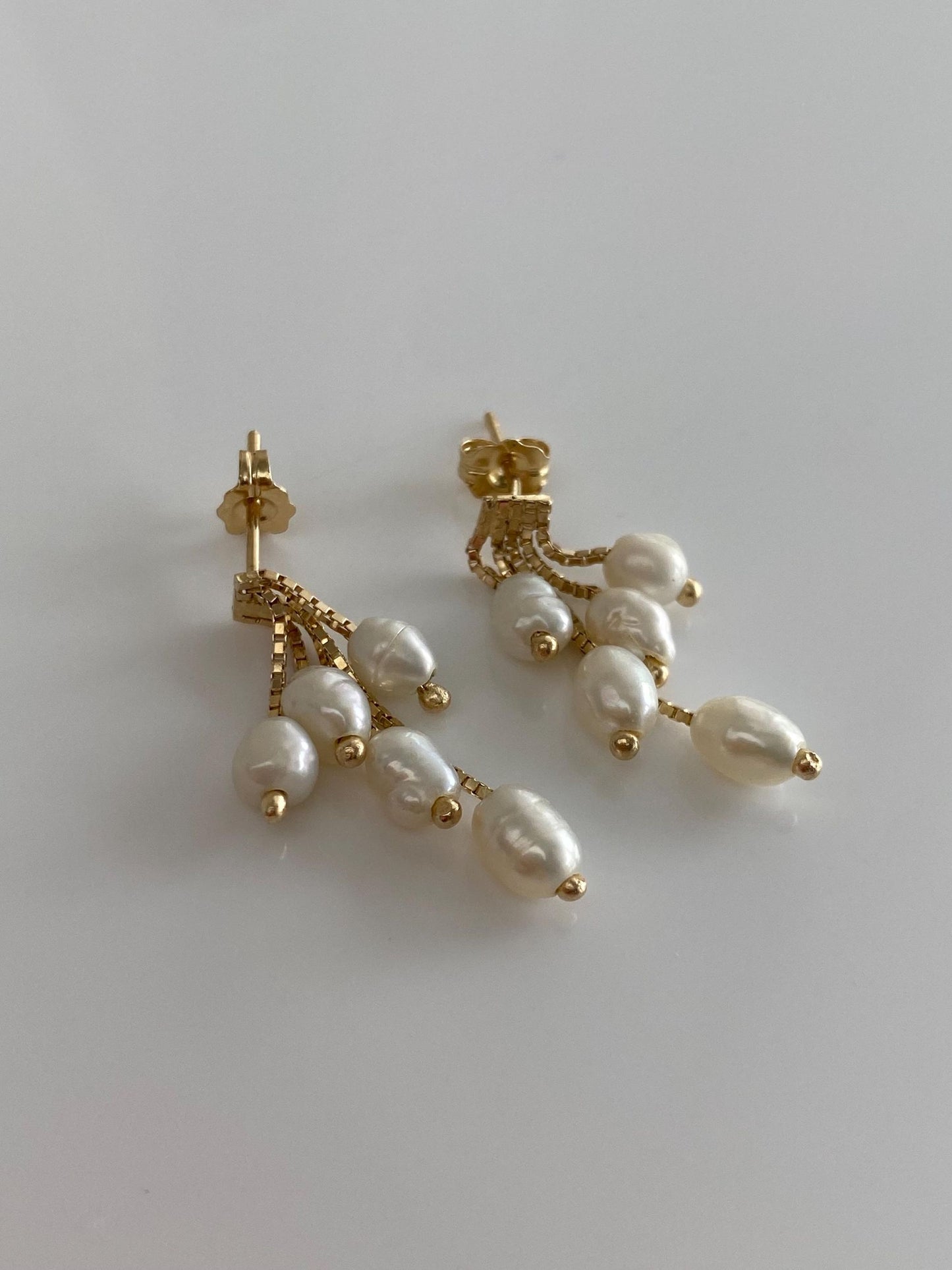Vintage Solid 14k Yellow Gold Pearl Box Chain Fringe Dangle Stud Earrings