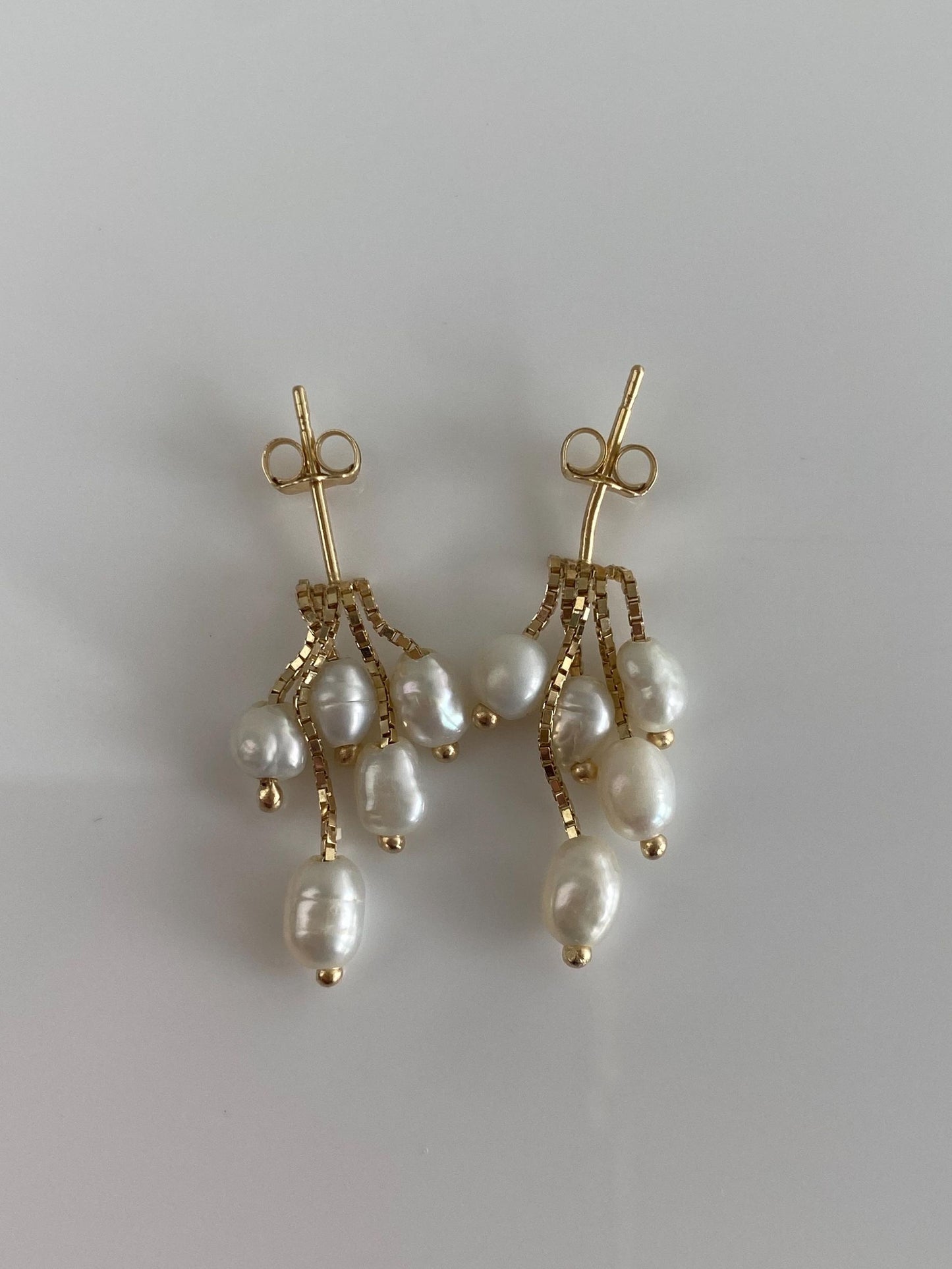 Vintage Solid 14k Yellow Gold Pearl Box Chain Fringe Dangle Stud Earrings
