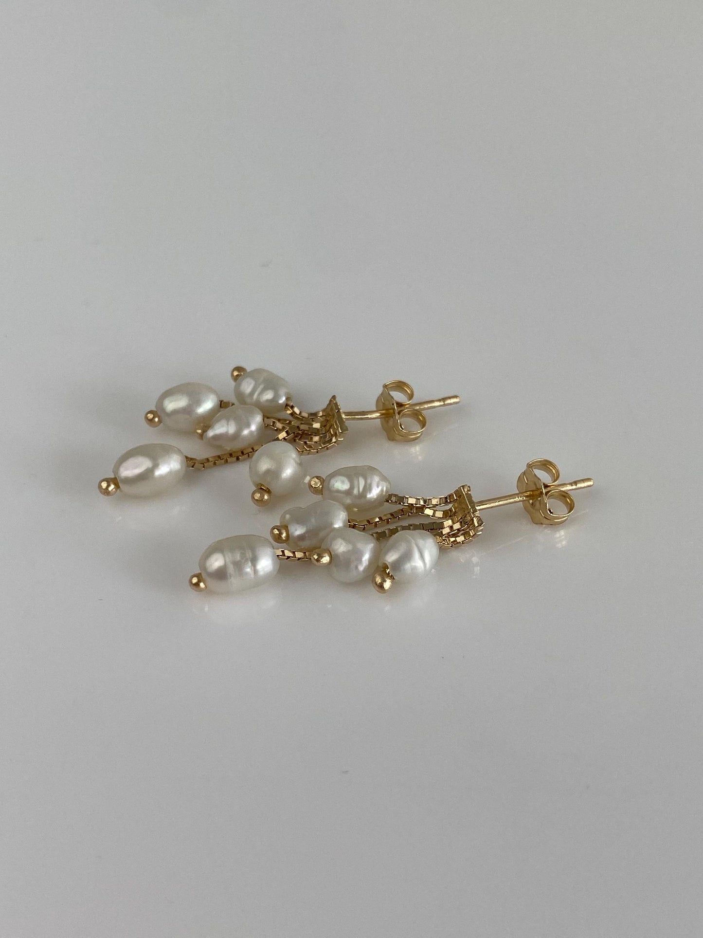 Vintage Solid 14k Yellow Gold Pearl Box Chain Fringe Dangle Stud Earrings