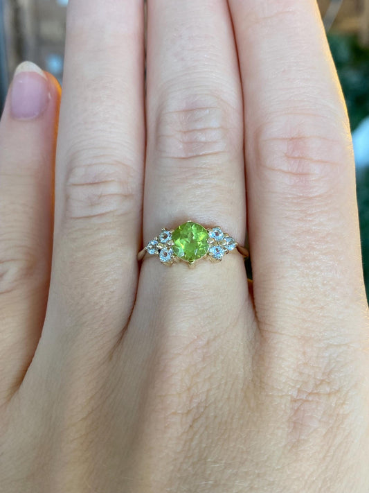 Solid 14k Yellow Gold Peridot Clear Spinel Ring - Size 6.5
