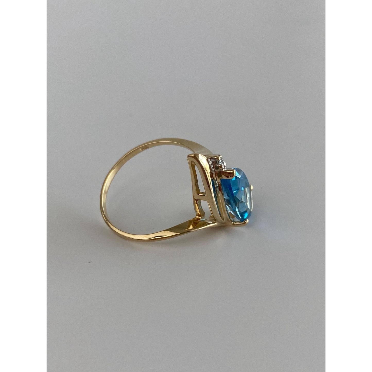 Vintage Solid 14k Yellow Gold Diamond Topaz Teardrop Ring - Size 8.25