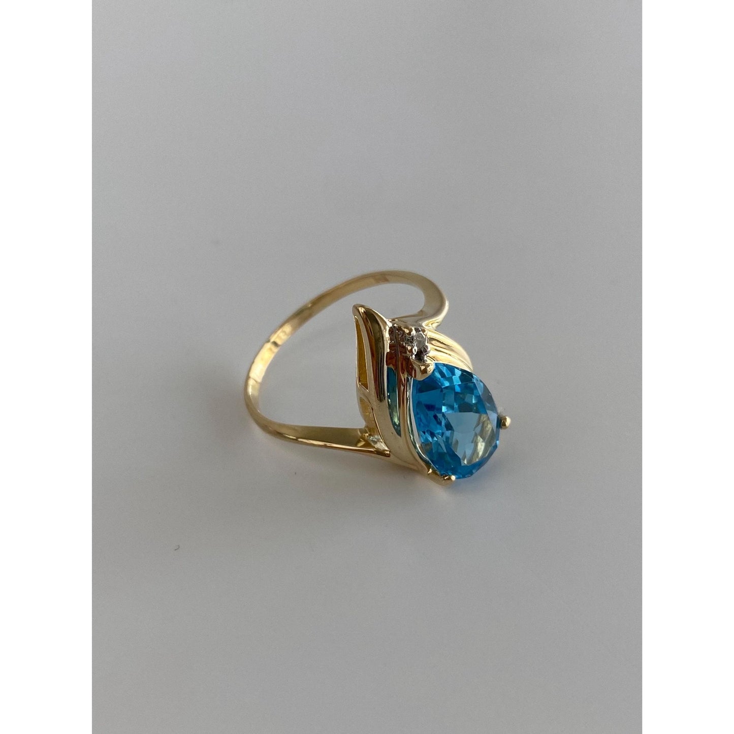 Vintage Solid 14k Yellow Gold Diamond Topaz Teardrop Ring - Size 8.25