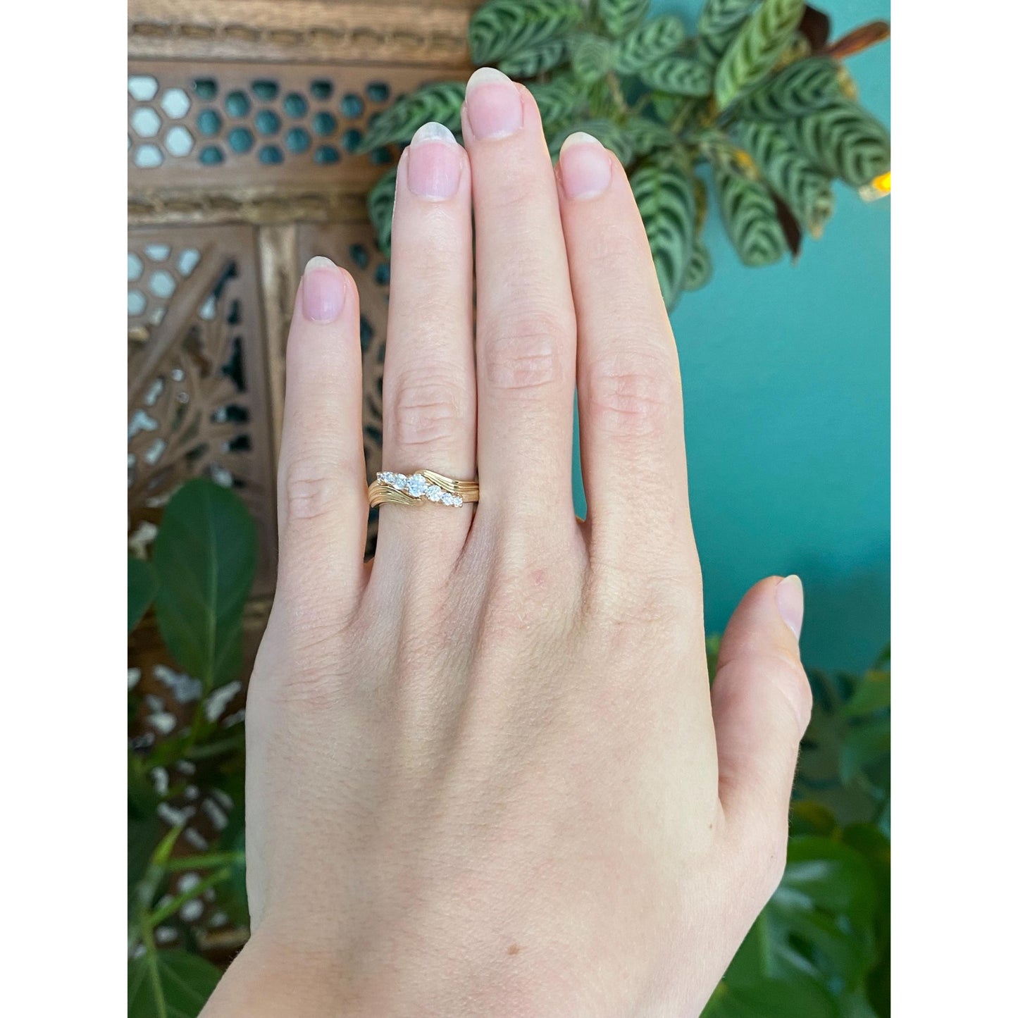 Solid 14k Yellow Gold Clear Cubic Zirconia Twist Ring - Size 5.25