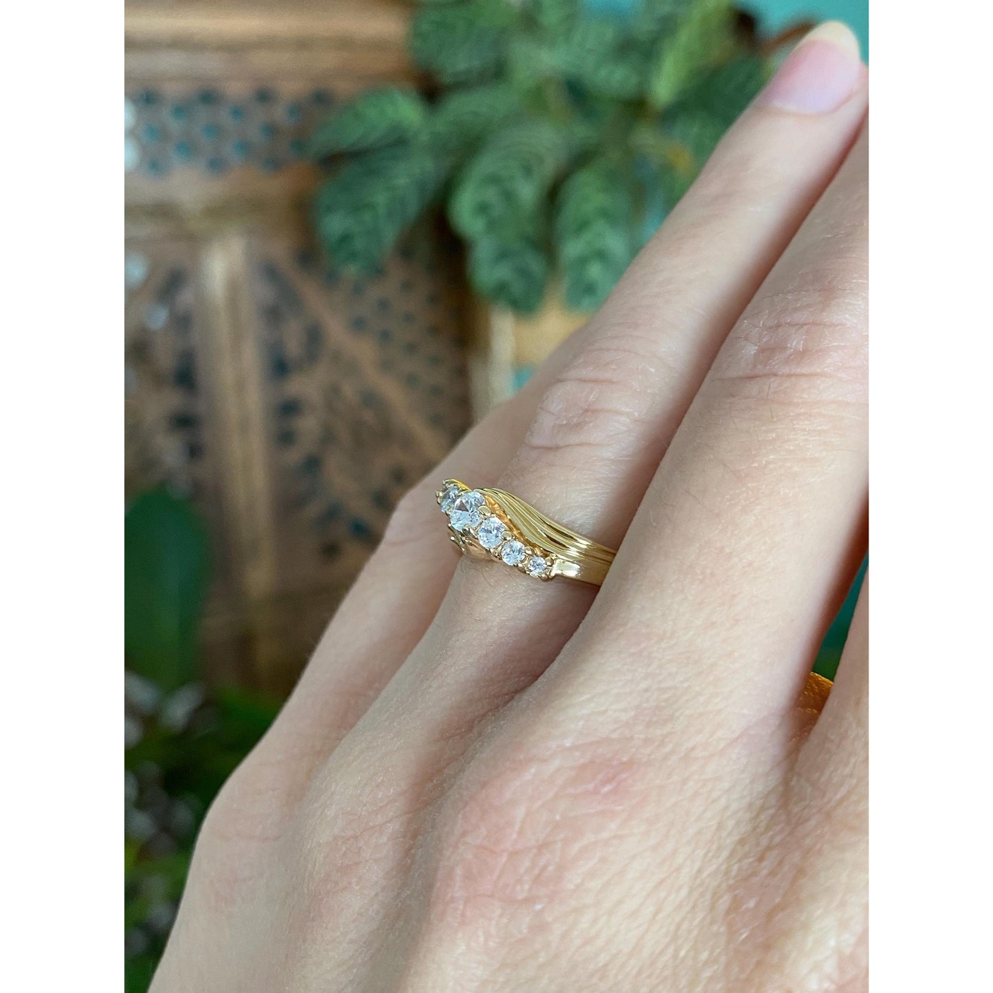 Solid 14k Yellow Gold Clear Cubic Zirconia Twist Ring - Size 5.25