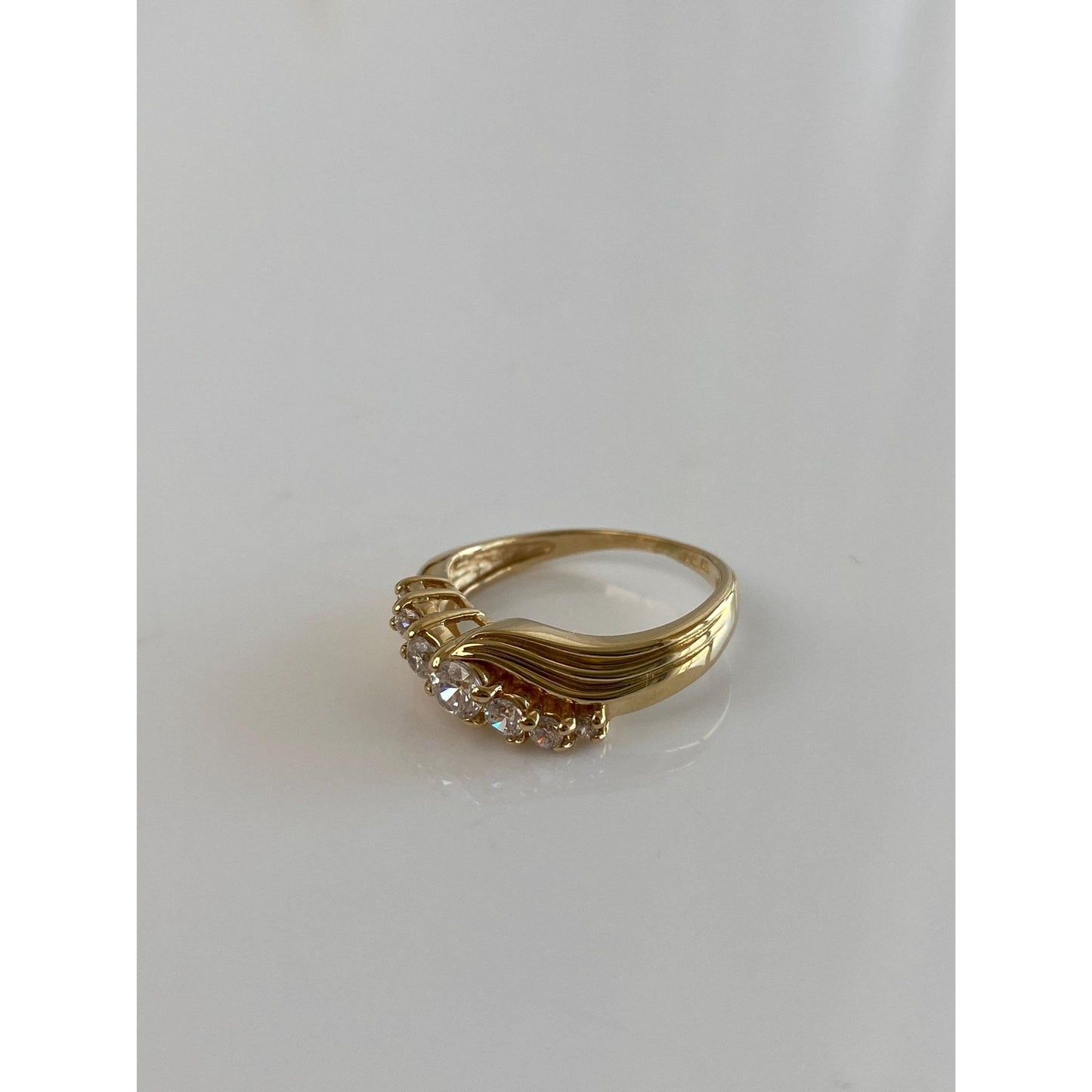 Solid 14k Yellow Gold Clear Cubic Zirconia Twist Ring - Size 5.25