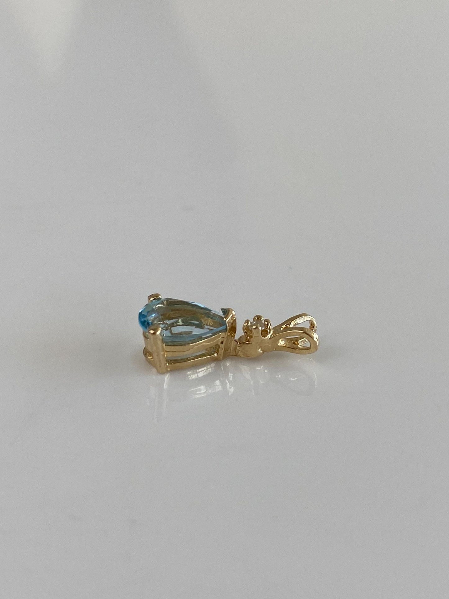 Vintage Solid 14k Yellow Gold Diamond Topaz Charm