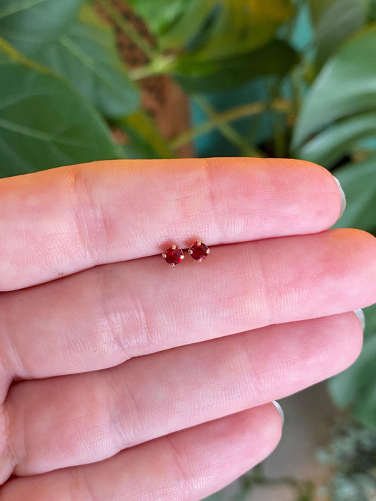 Vintage Solid 14k Yellow Gold Red Cubic Zirconia Stud Earrings