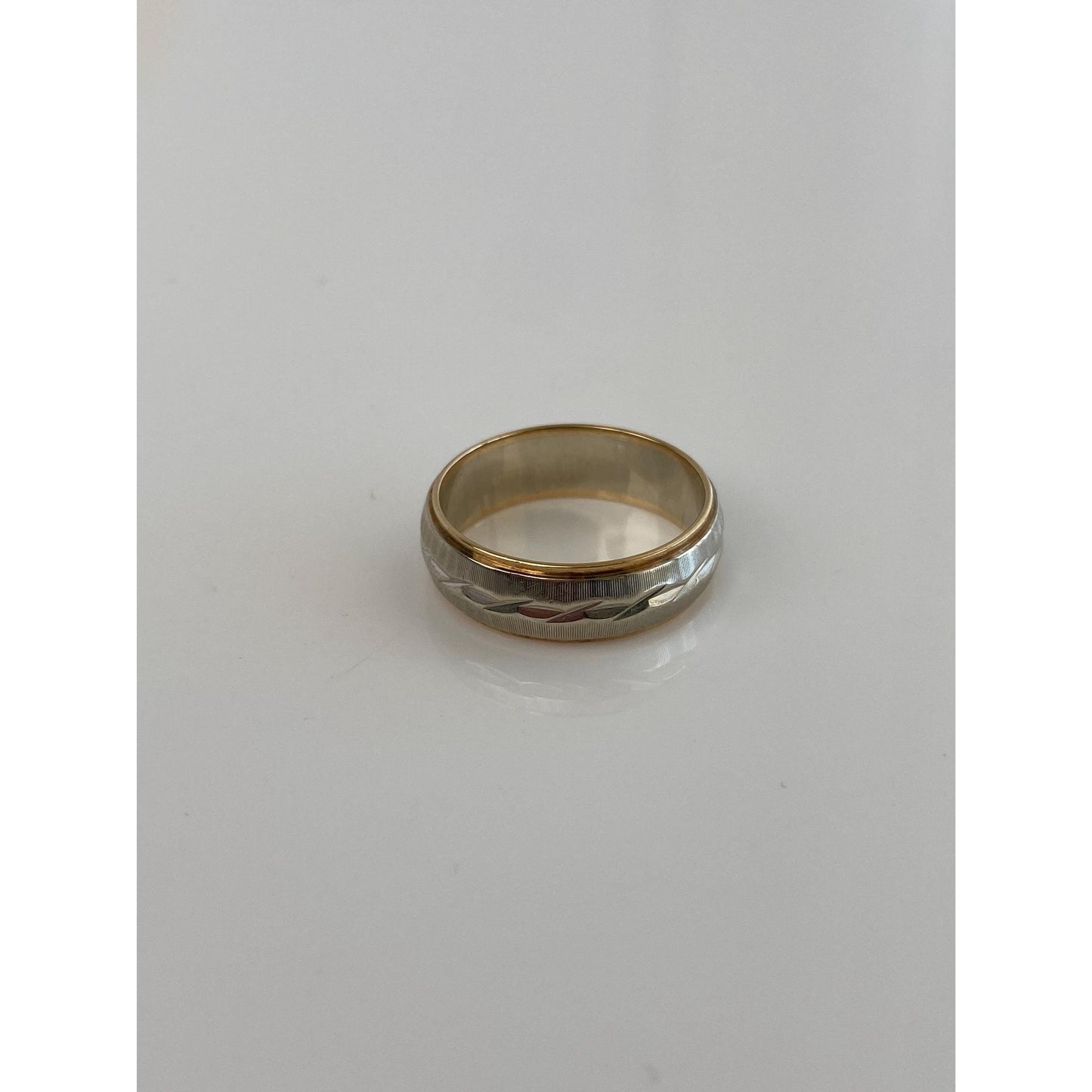 Vintage Solid 14k White & Yellow Gold Diamond Cut Ring Band - Size 7.25