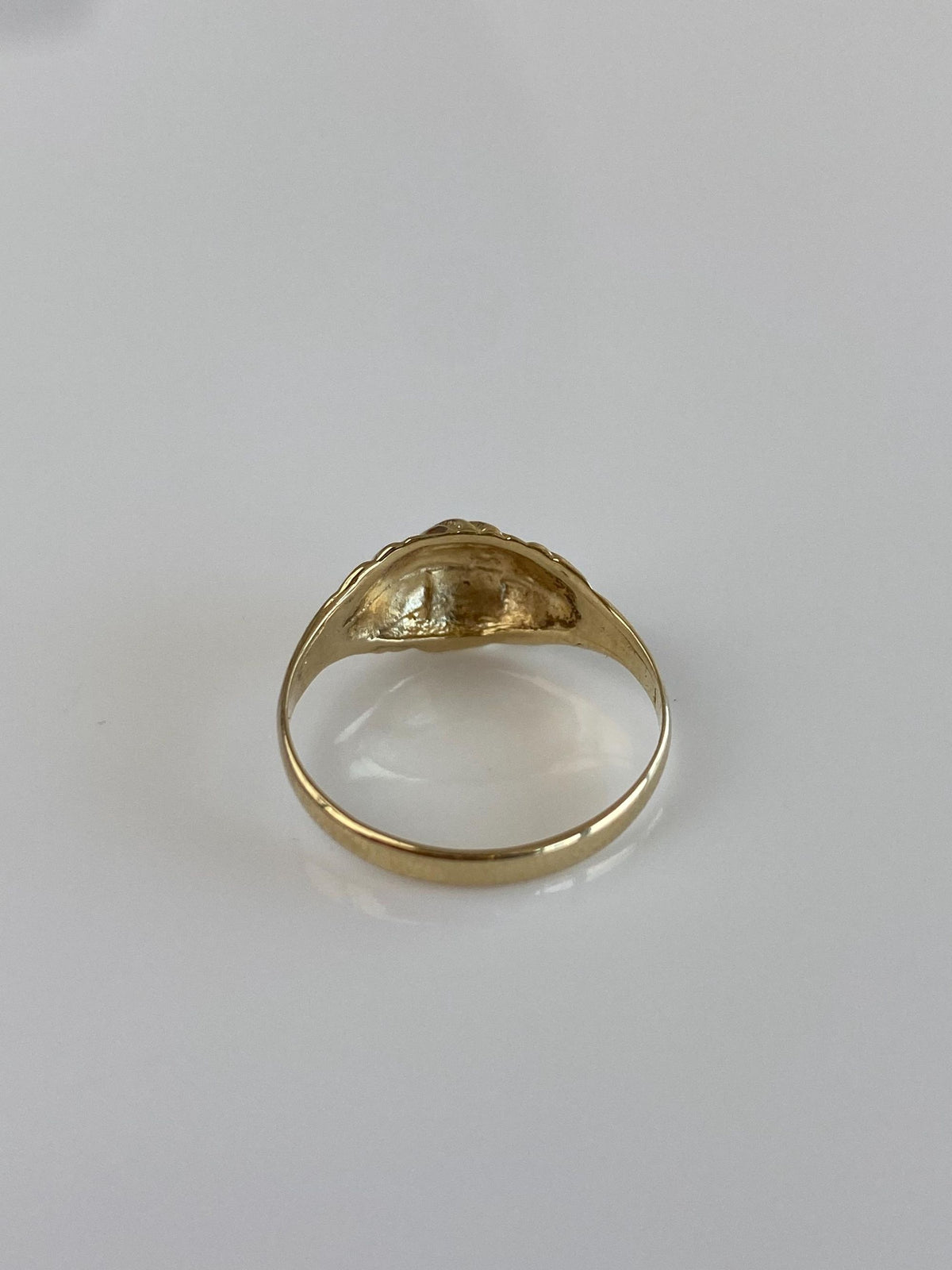 Solid 14k Yellow Gold Scalloped Style Ring - Size 4.75