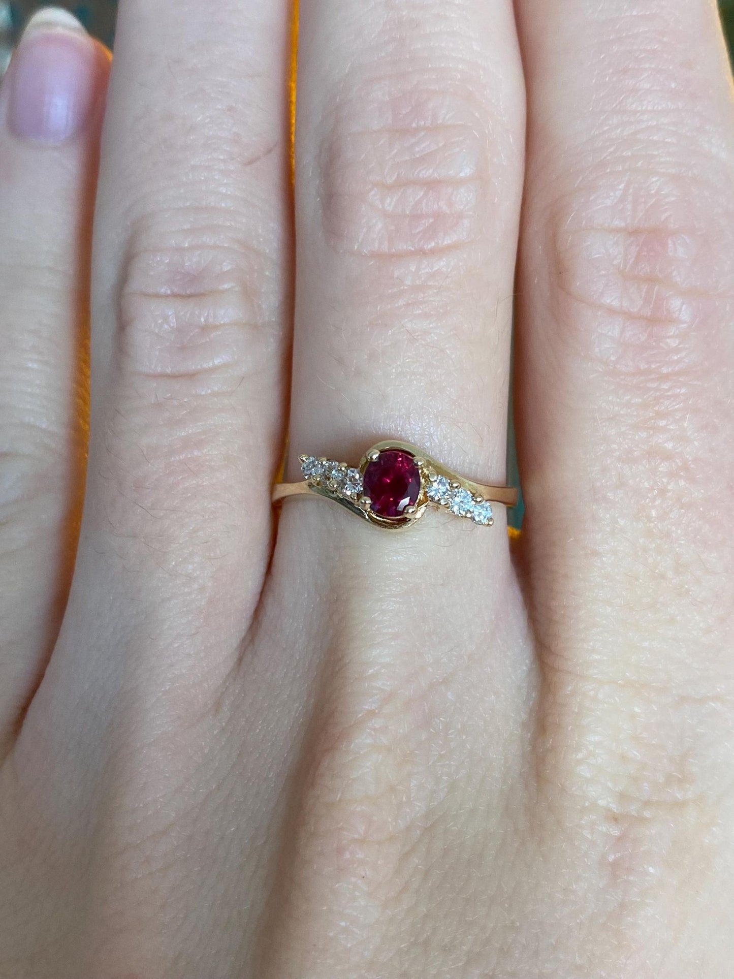 Vintage Solid 14k Yellow Gold Diamond Red Spinel Ring - Size 7.25