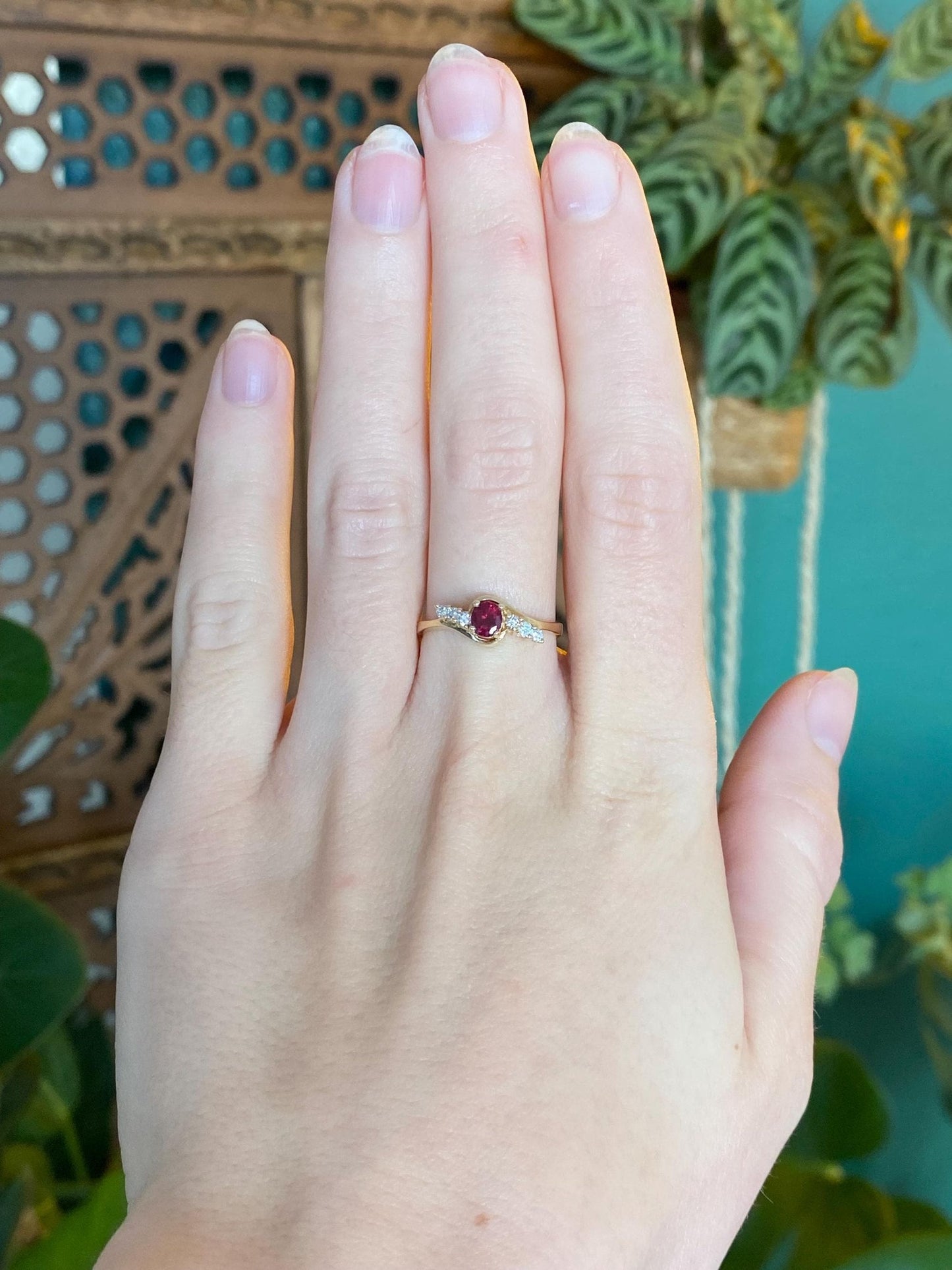 Vintage Solid 14k Yellow Gold Diamond Red Spinel Ring - Size 7.25