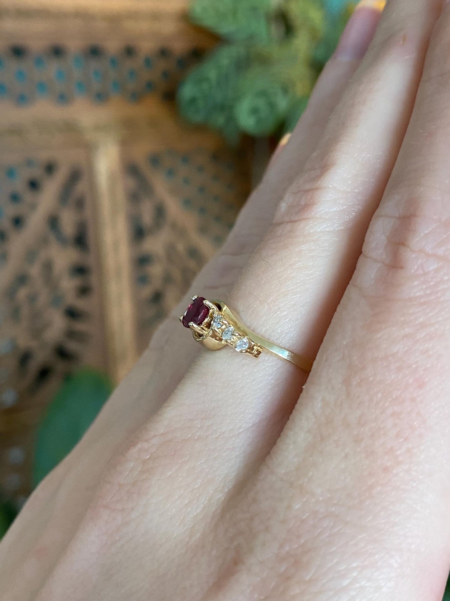 Vintage Solid 14k Yellow Gold Diamond Red Spinel Ring - Size 7.25