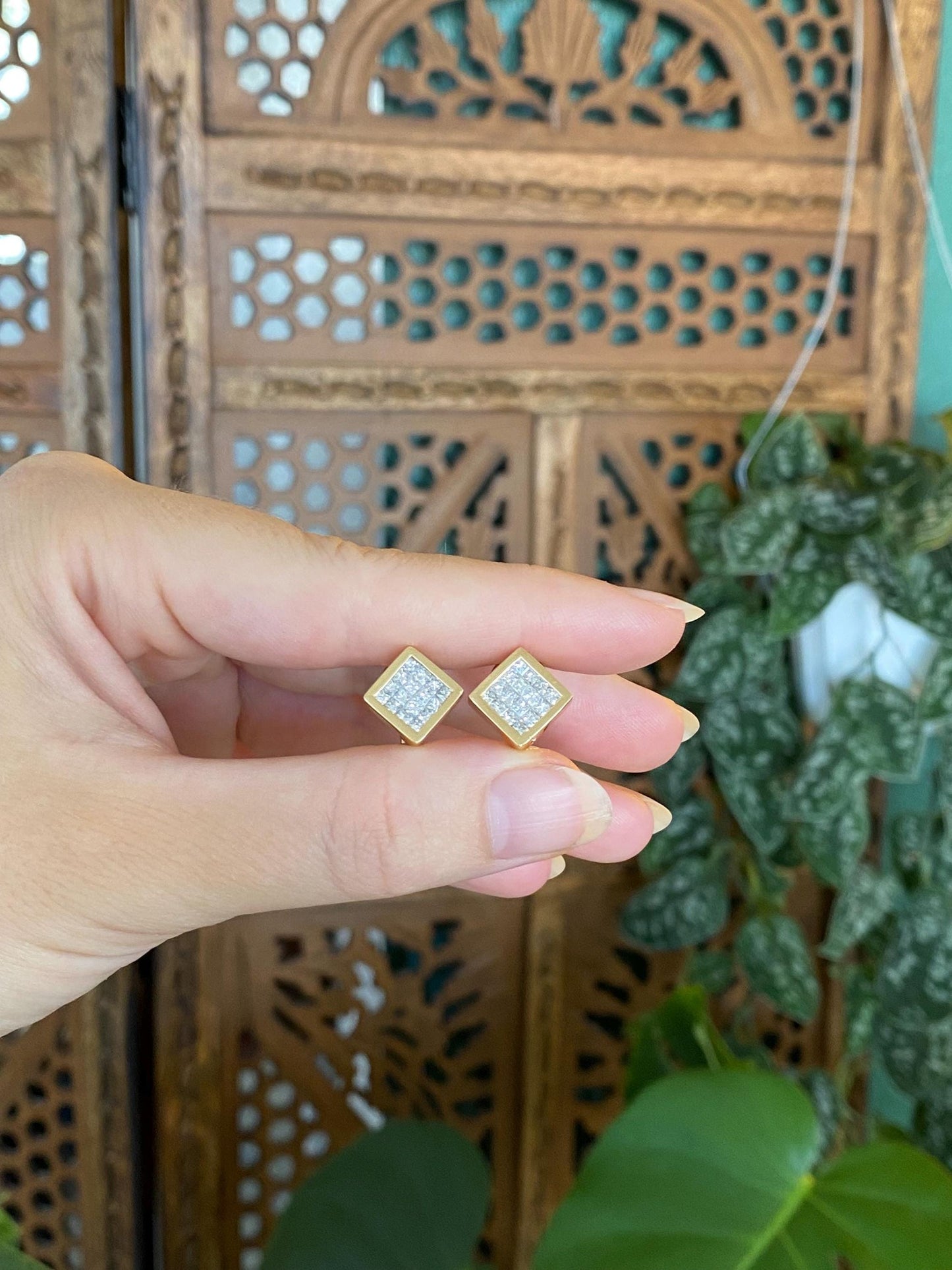 Vintage Solid 18k Yellow Gold Diamond Square Stud Earrings