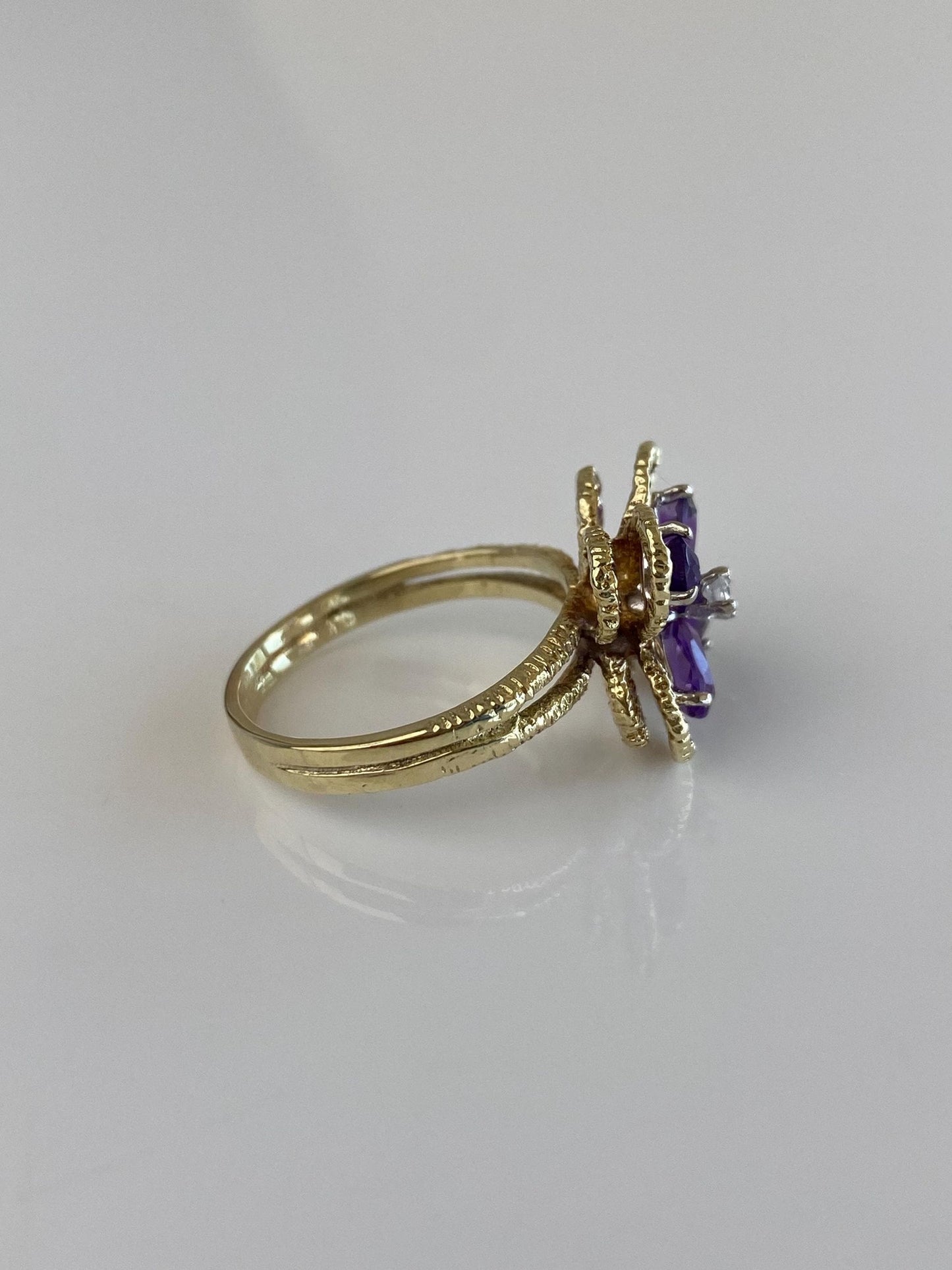 Vintage Solid 14k Yellow Gold Diamond Amethyst Flower Ring - Size 7