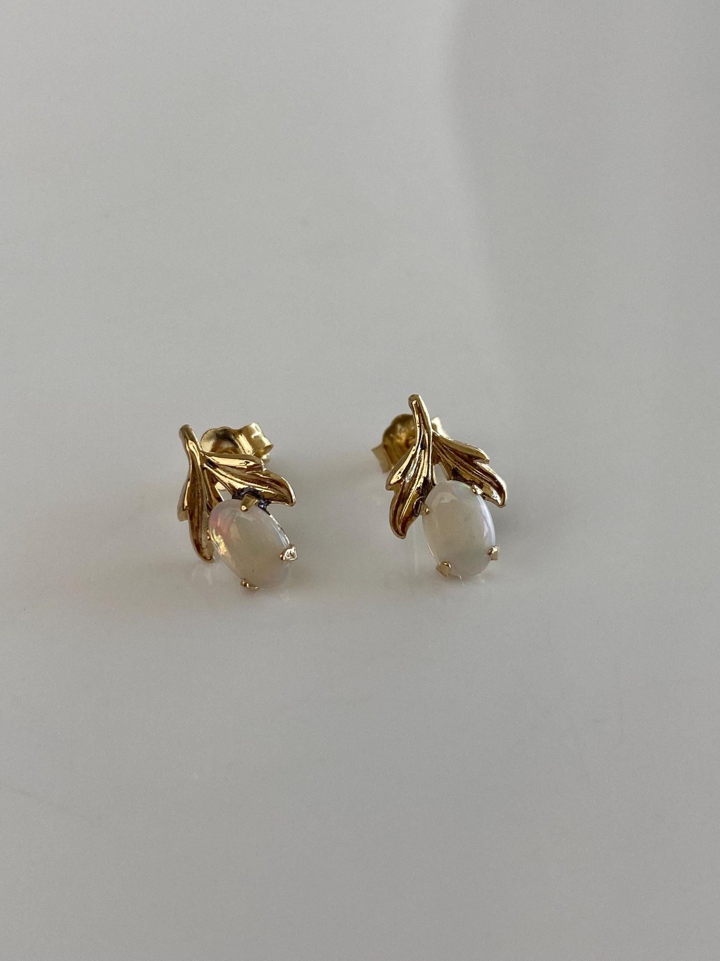 Vintage Solid 14k Yellow Gold Opal Leaves Stud Earrings