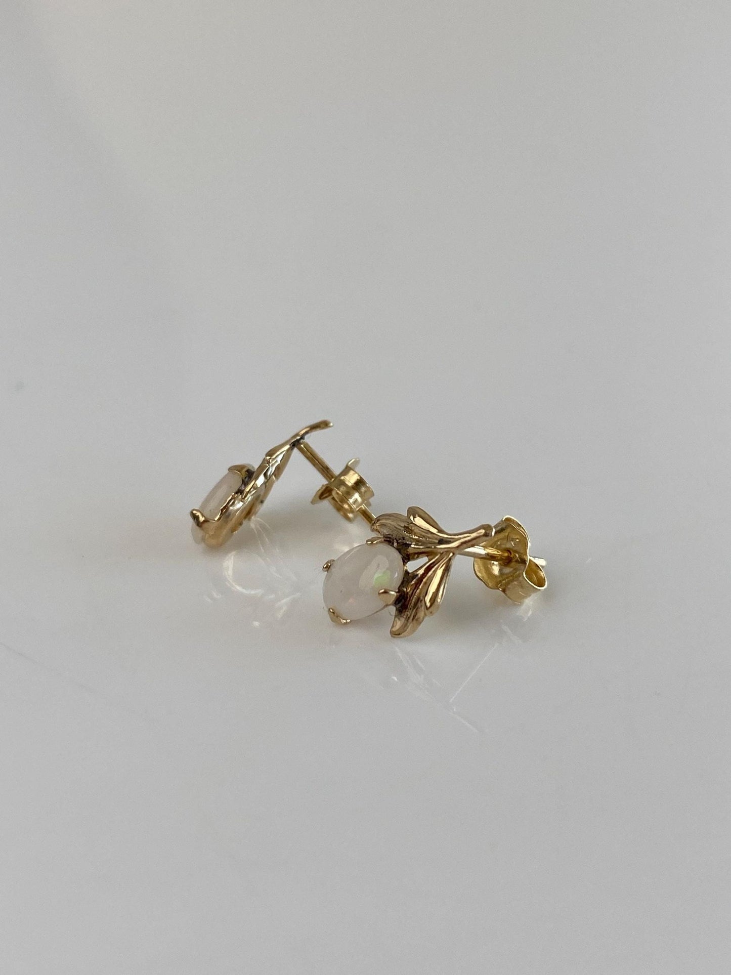 Vintage Solid 14k Yellow Gold Opal Leaves Stud Earrings