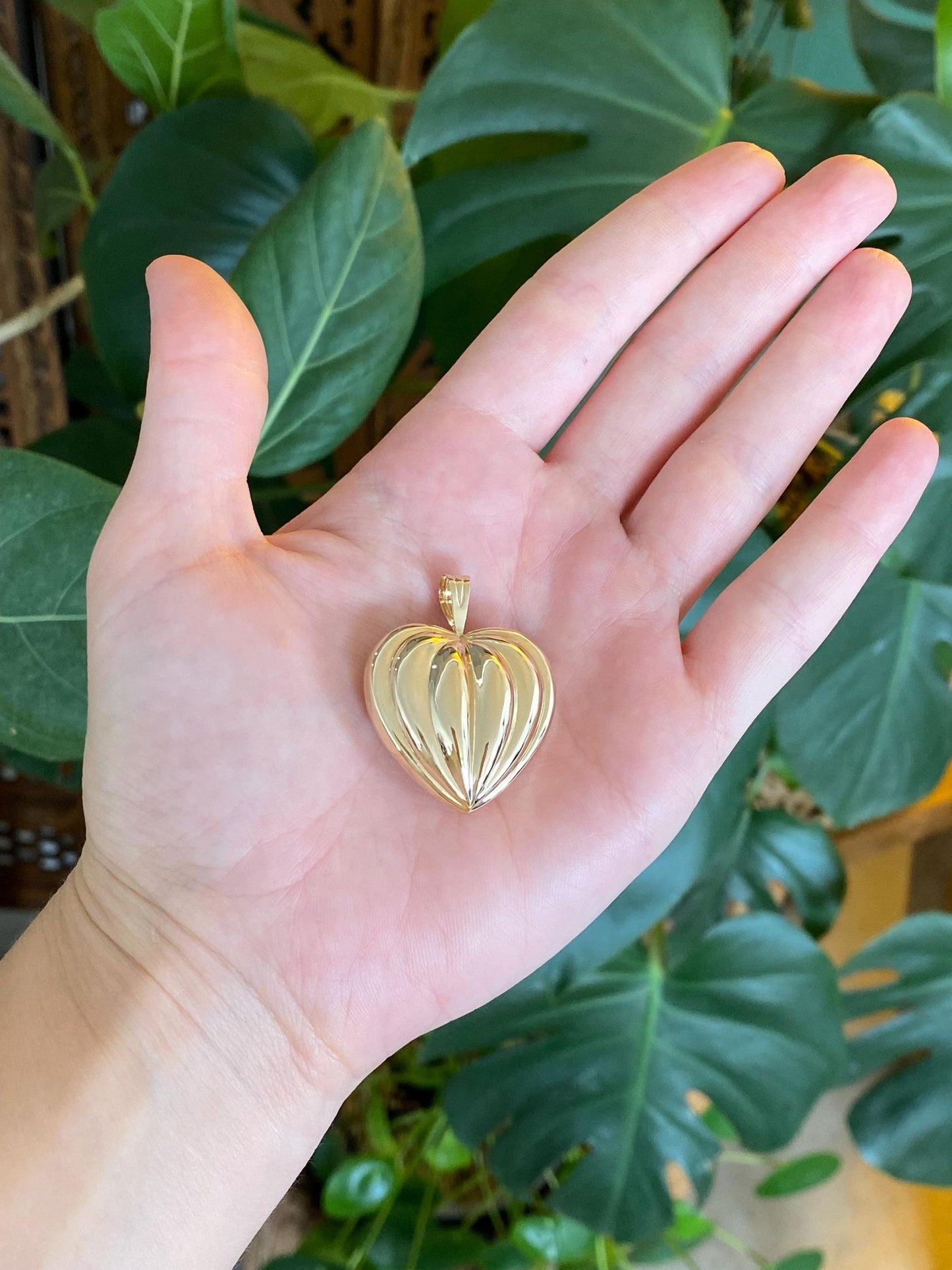 Vintage 14k Yellow Gold Large Fluted Heart Charm