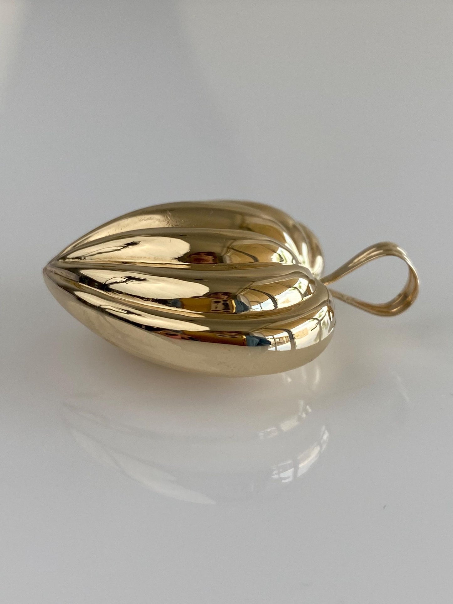 Vintage 14k Yellow Gold Large Fluted Heart Charm
