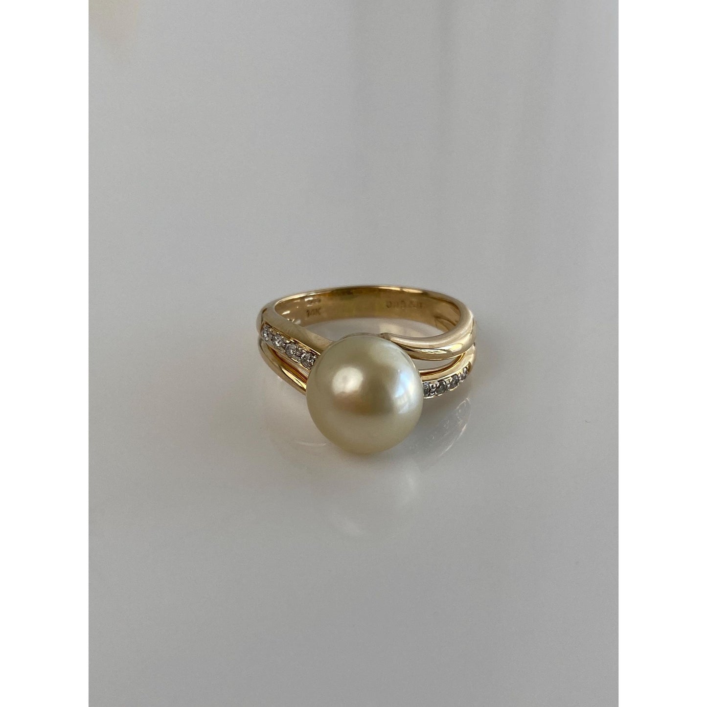 Vintage Solid 14k Yellow Gold Diamond Pearl Ring - Size 7.5