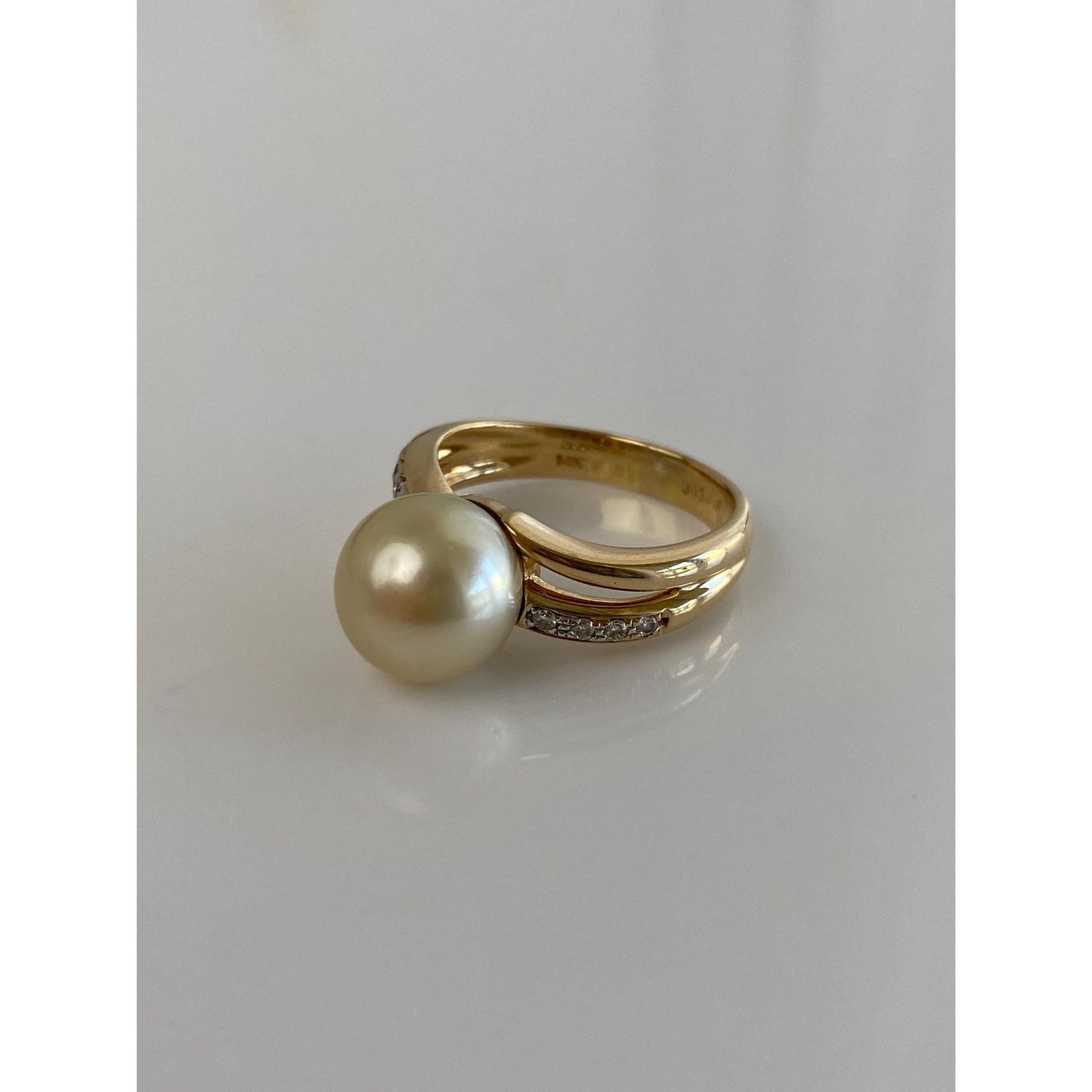 Vintage Solid 14k Yellow Gold Diamond Pearl Ring - Size 7.5