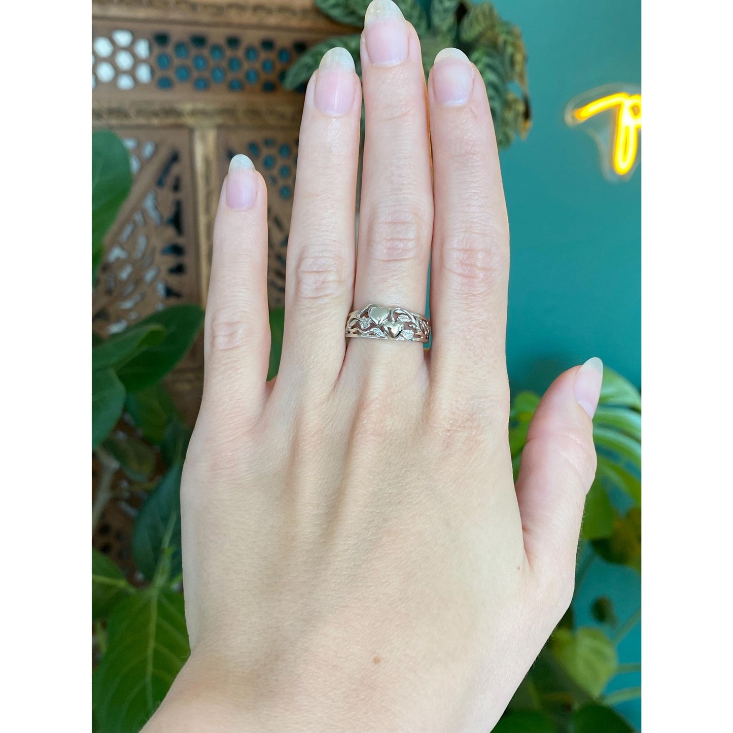 Vintage Solid 14k White Gold Hearts Vine Ring - Size 6.75