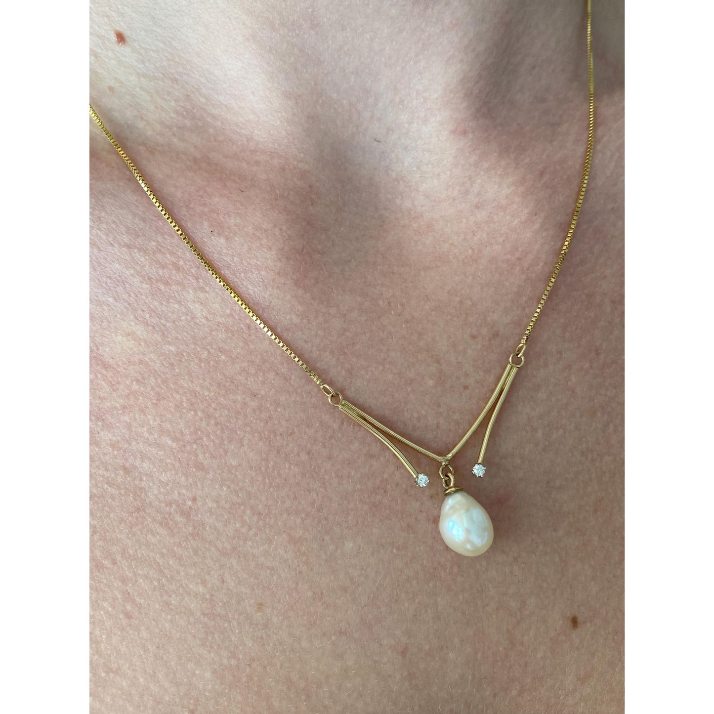 Vintage Solid 14k Yellow Gold Clear Sapphire Pearl Box Chain Necklace - 17.25 inches