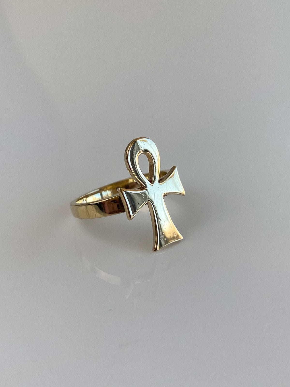 Vintage Solid 10k Yellow Gold Ankh Ring - Size 7