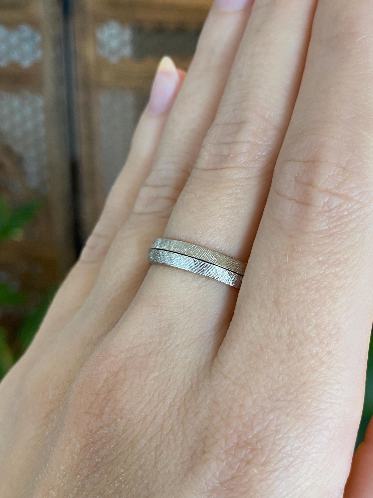 Vintage Solid 14k White Gold Crosshatch Design Beveled 2 Piece Ring Band - Size 7.25