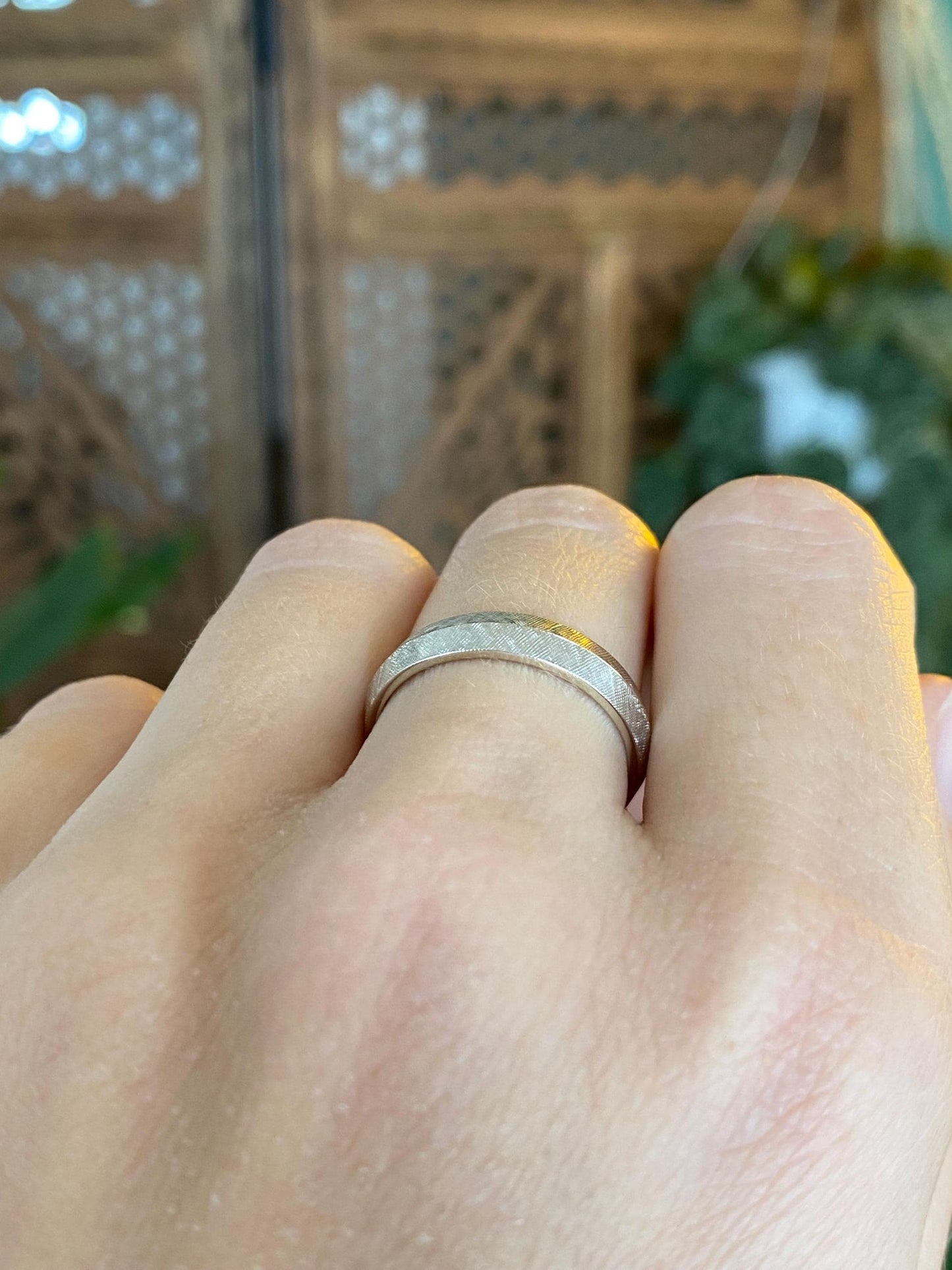 Vintage Solid 14k White Gold Crosshatch Design Beveled 2 Piece Ring Band - Size 7.25