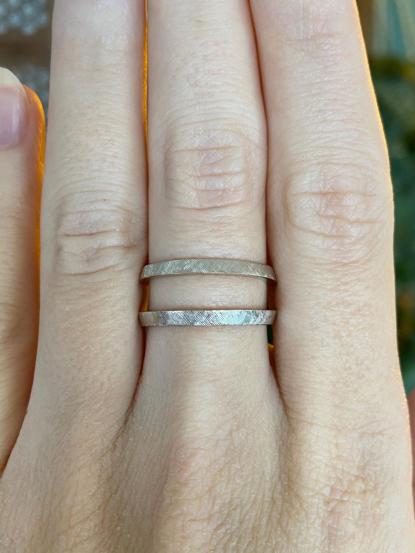 Vintage Solid 14k White Gold Crosshatch Design Beveled 2 Piece Ring Band - Size 7.25