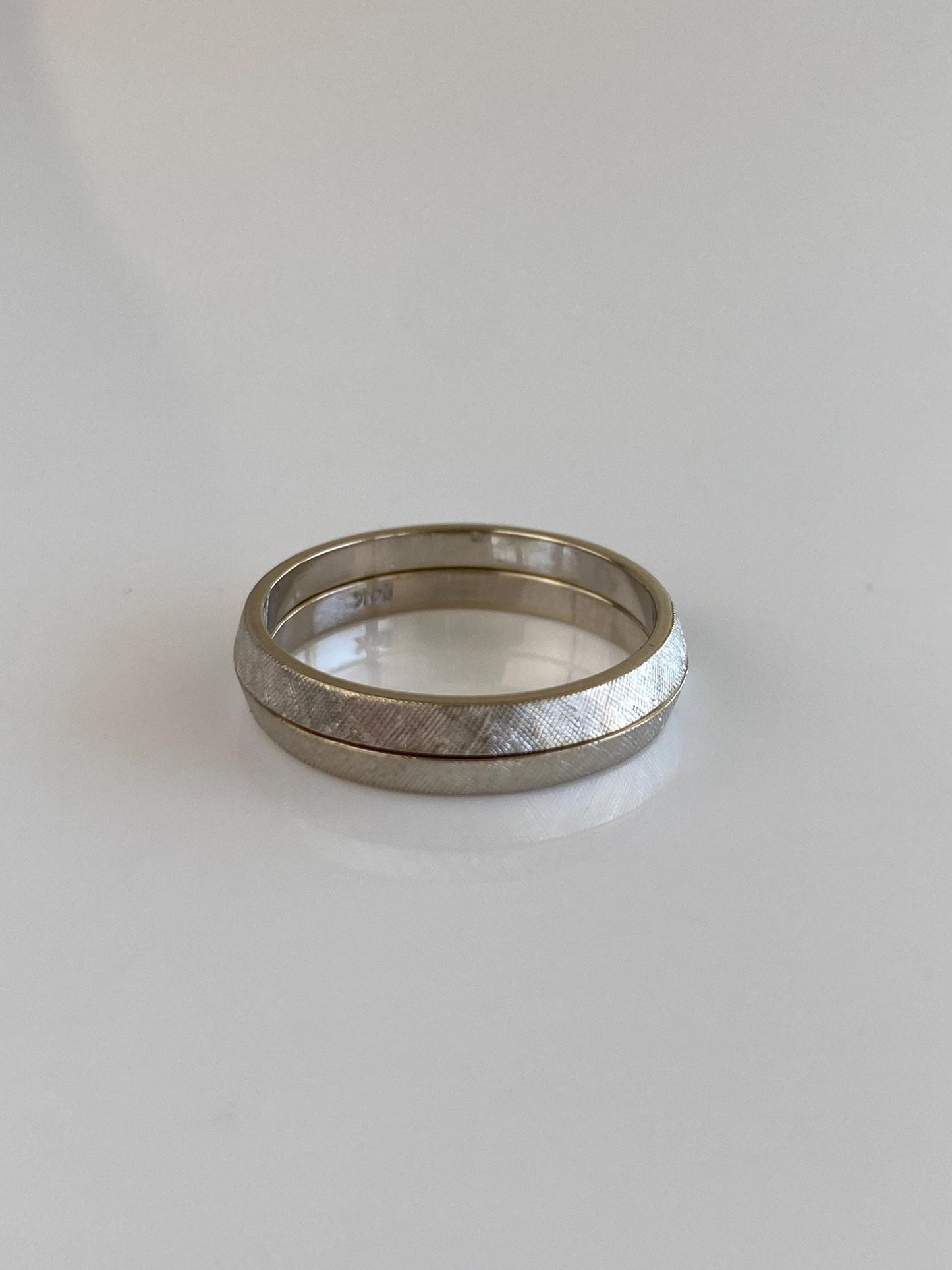 Vintage Solid 14k White Gold Crosshatch Design Beveled 2 Piece Ring Band - Size 7.25