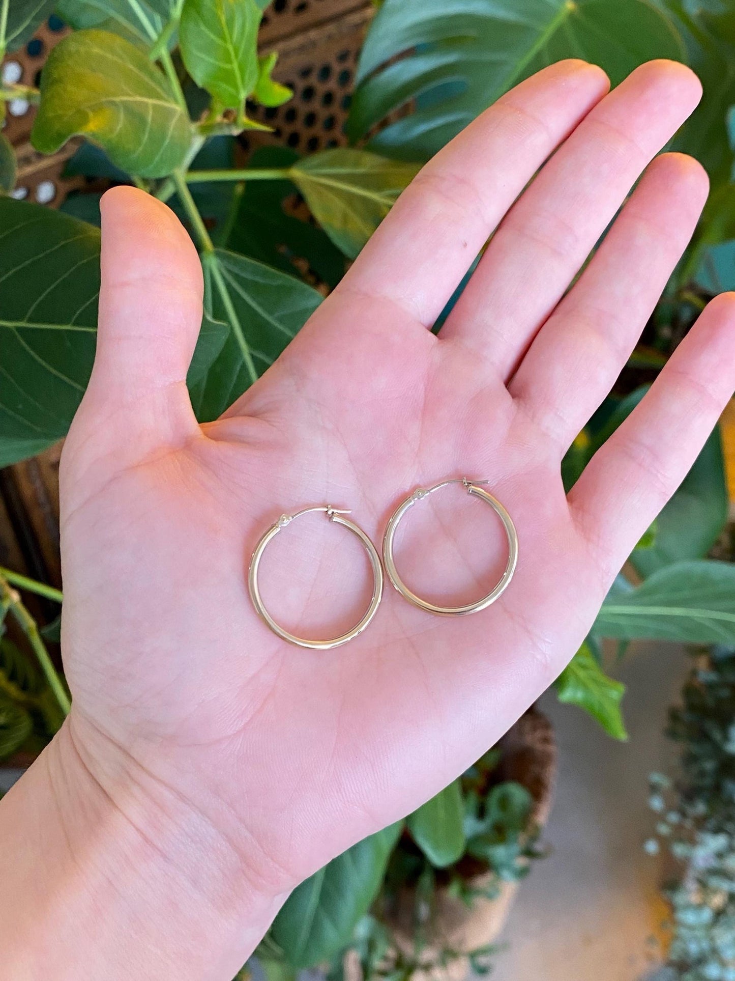 Vintage 14k White Gold Hoop Earrings