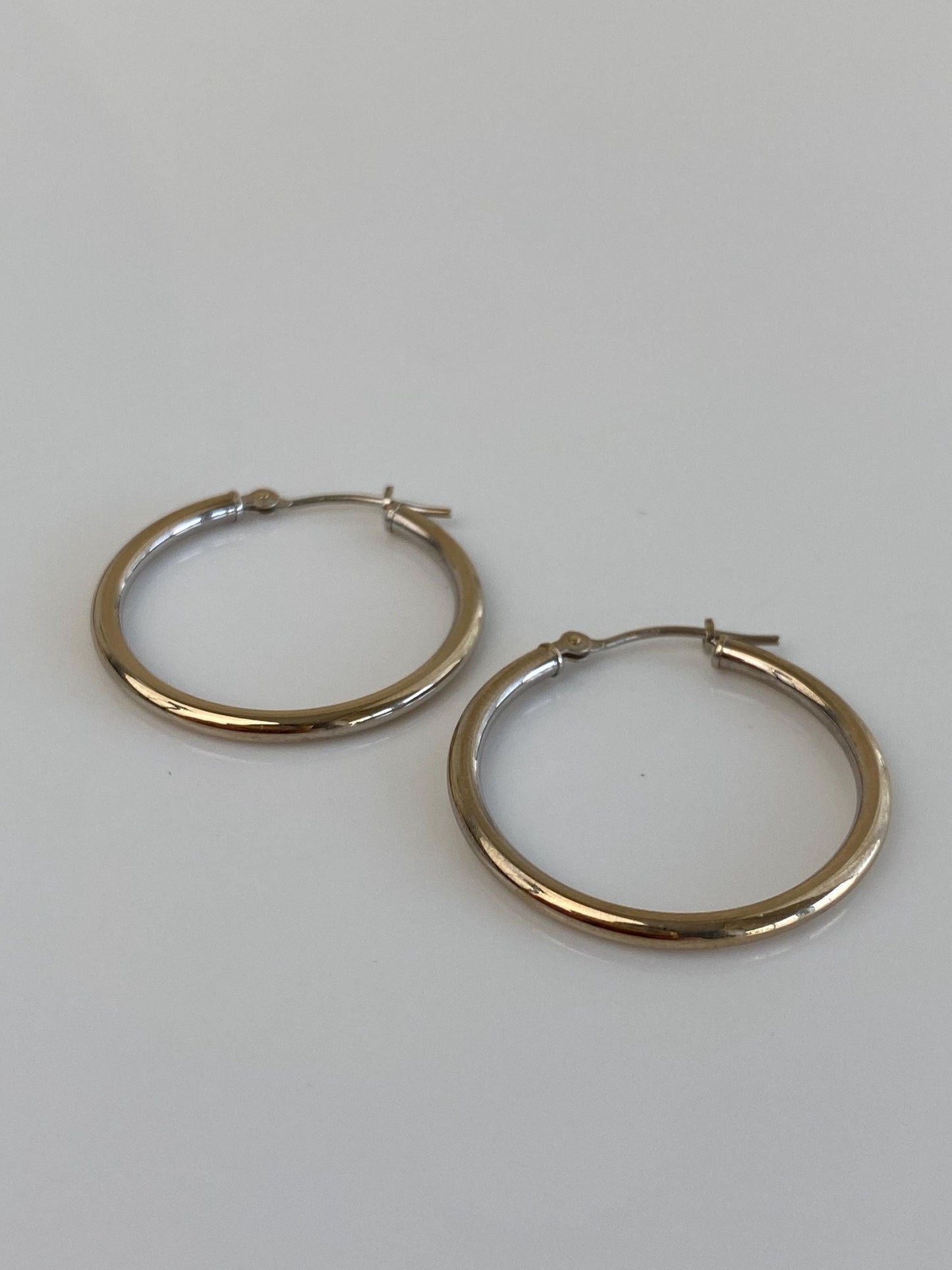 Vintage 14k White Gold Hoop Earrings