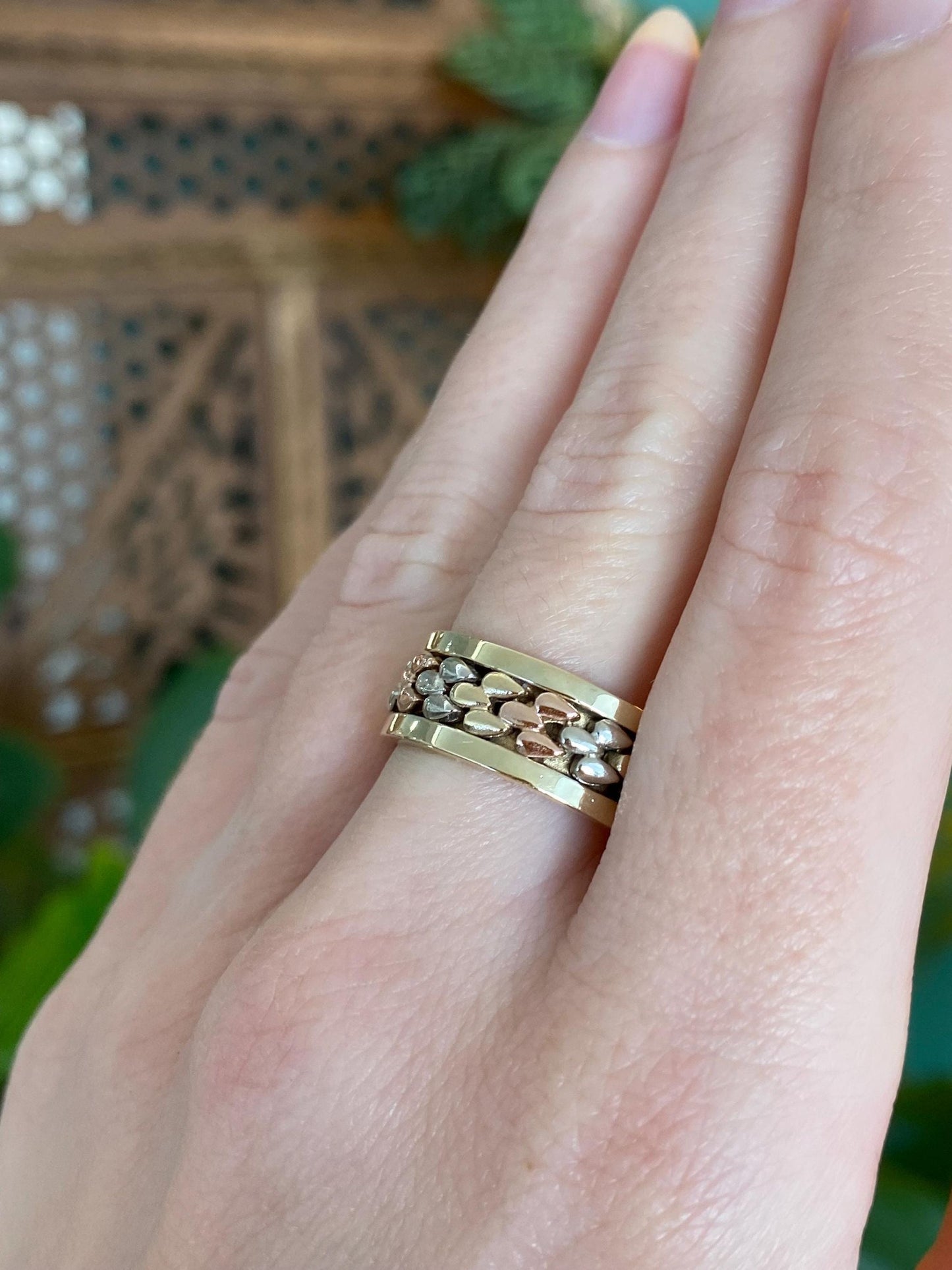 Vintage Solid 14k Tri Tone Gold Ring Band - Size 8