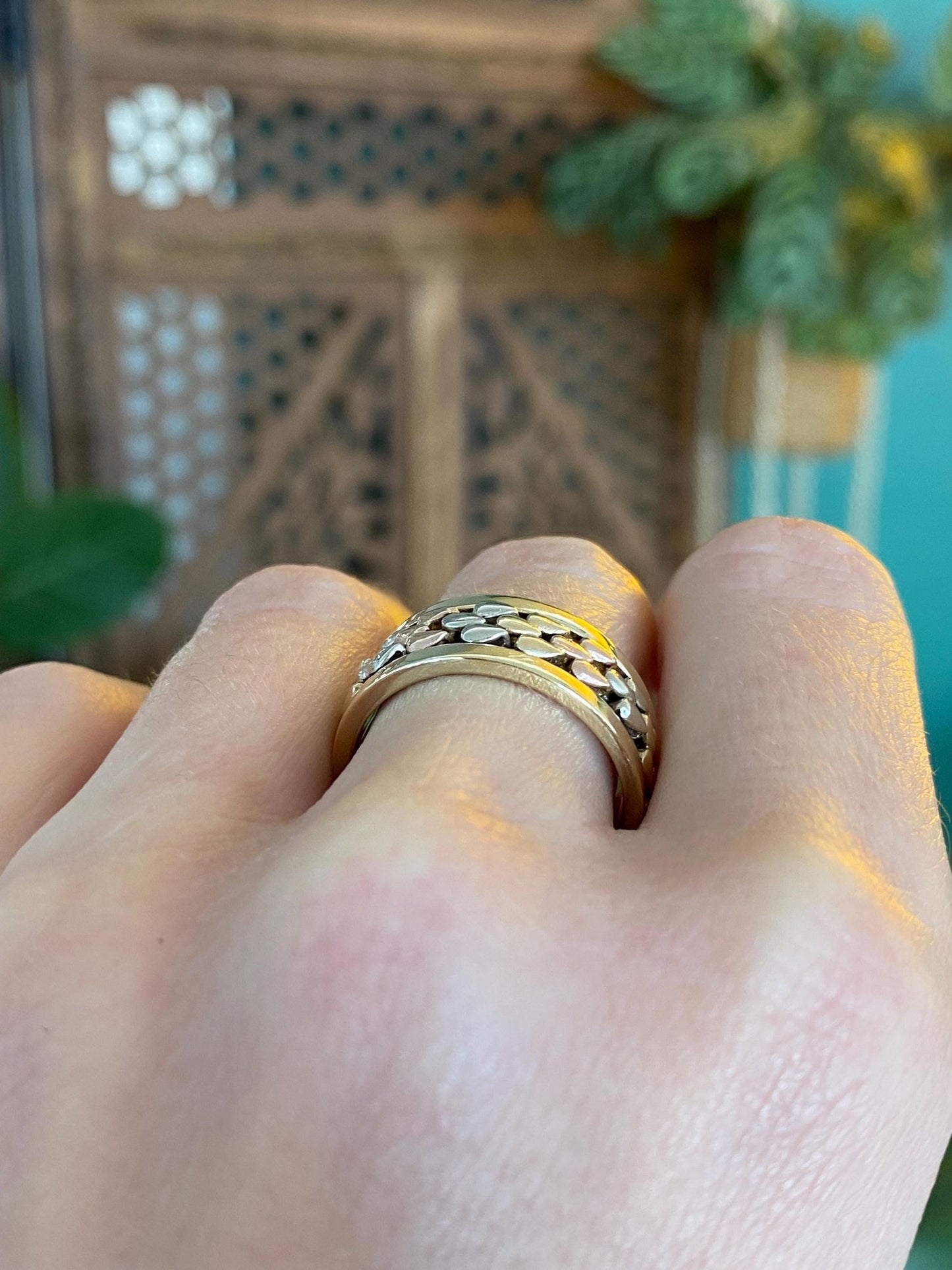 Vintage Solid 14k Tri Tone Gold Ring Band - Size 8