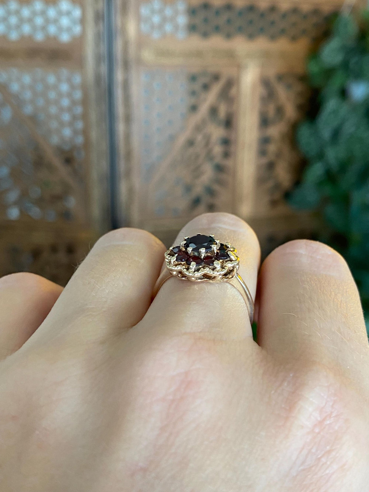 Vintage Solid 10k Yellow Gold Garnet Cluster Ring - Size 6.5