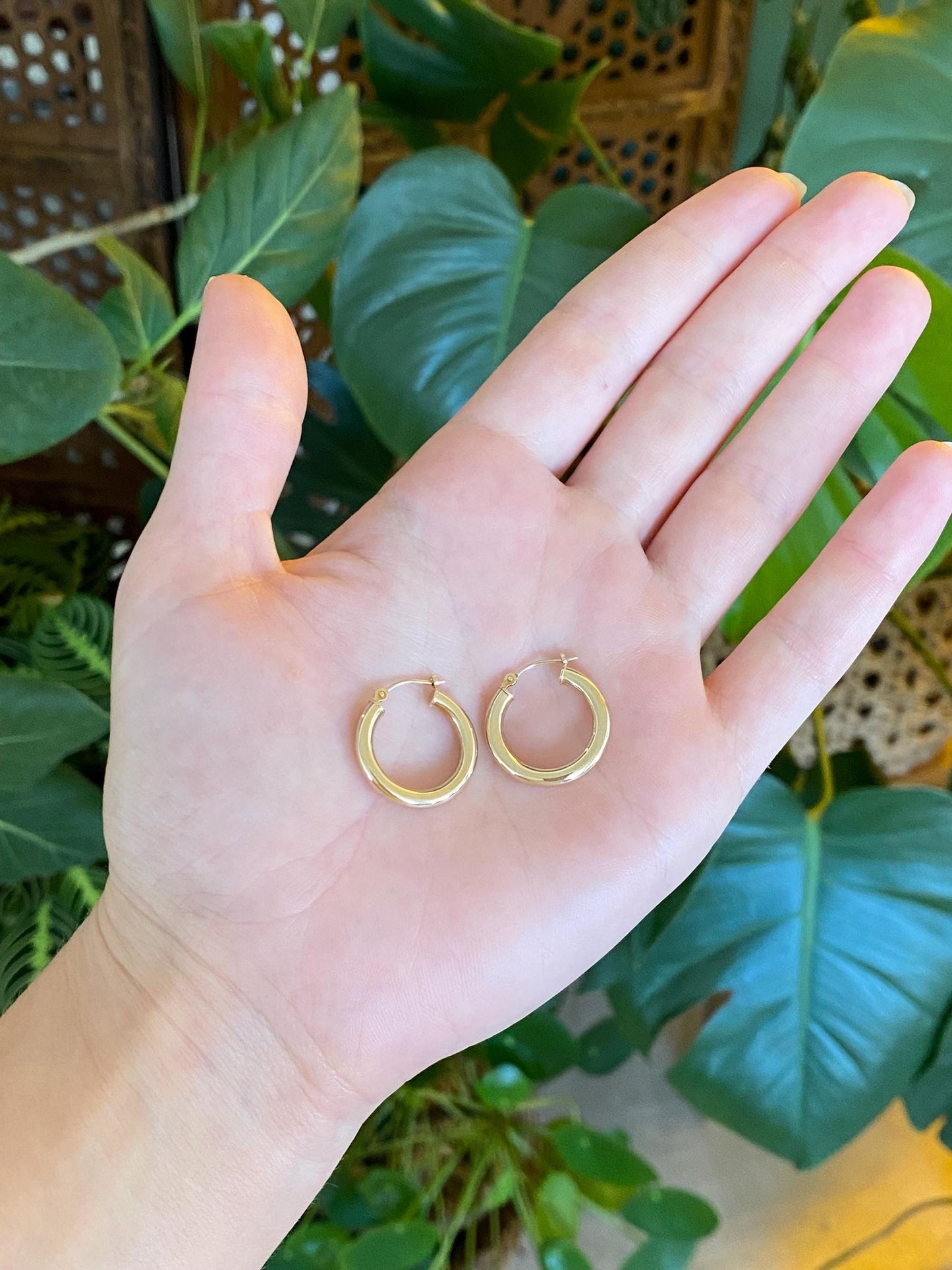 Vintage 14k Yellow Gold Hoop Earrings