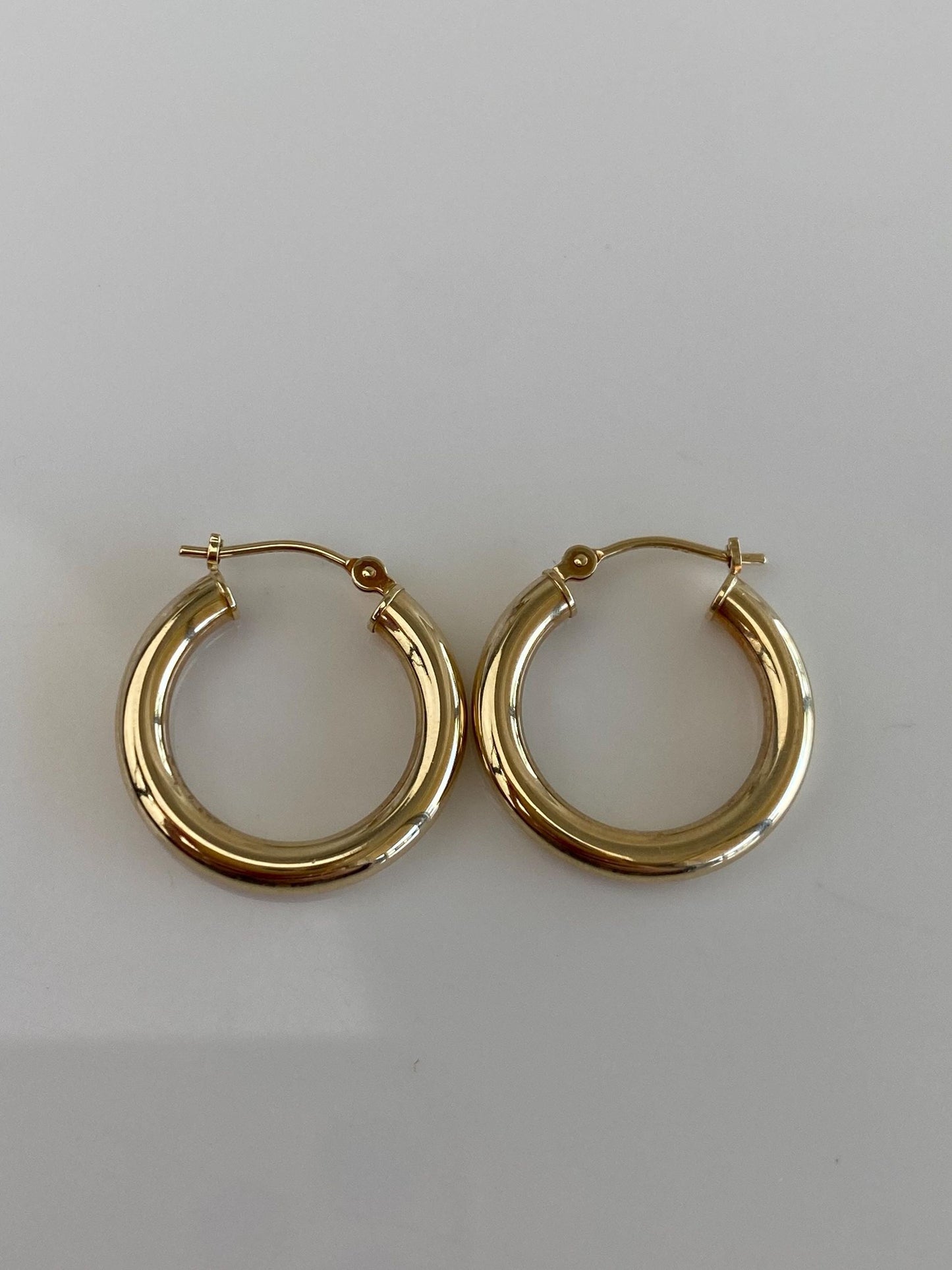 Vintage 14k Yellow Gold Hoop Earrings