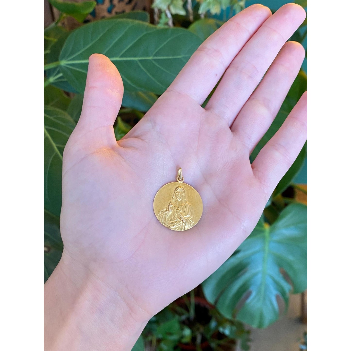 Solid 18k Yellow Gold Religious Jesus Sacred Heart Charm