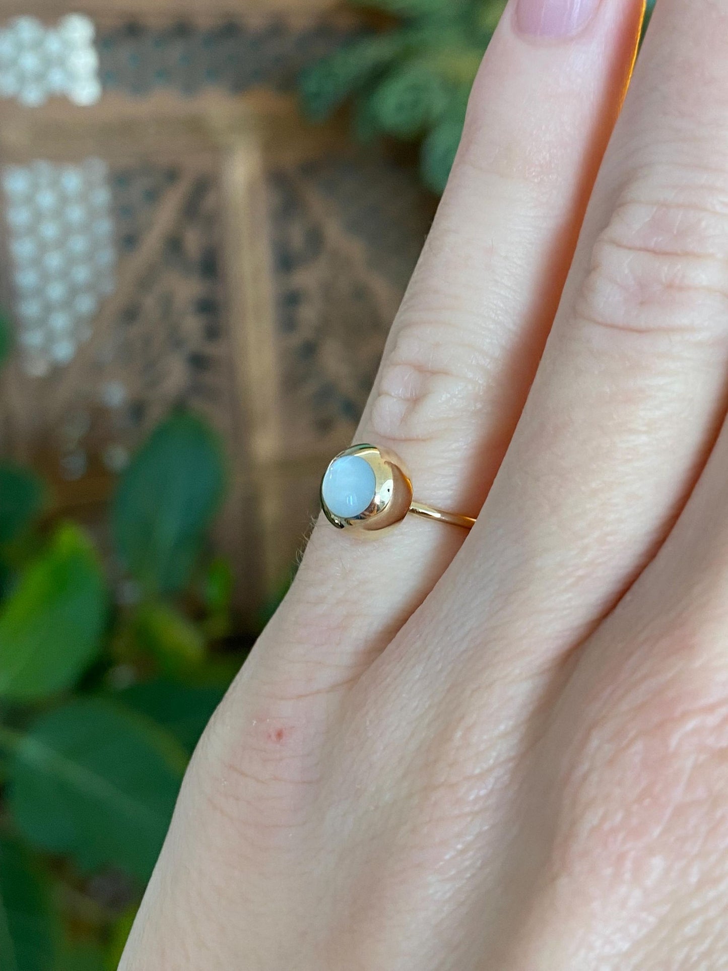 Vintage 14k Yellow Gold White Moonstone Ring - Size 4
