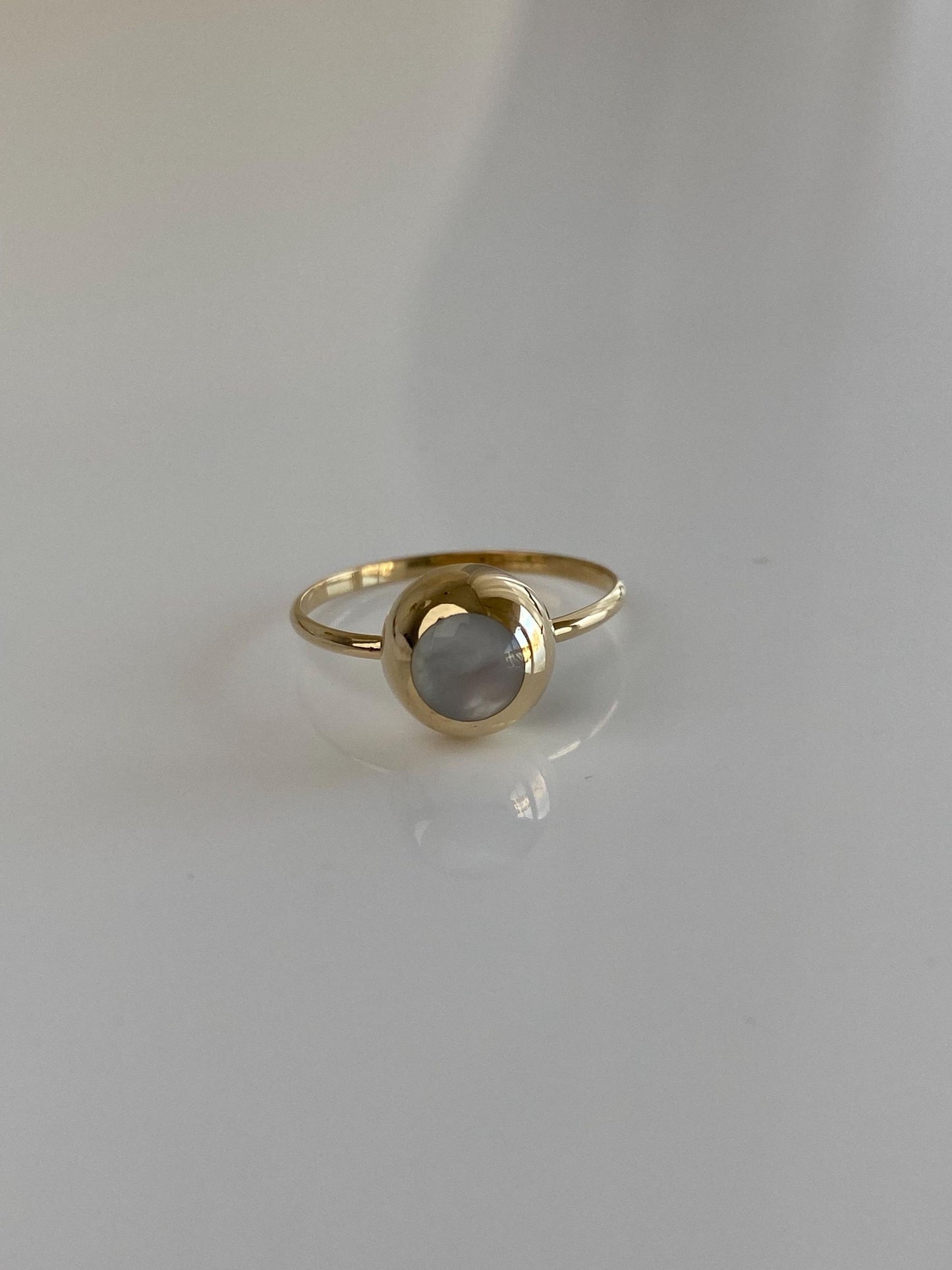 Vintage 14k Yellow Gold White Moonstone Ring - Size 4