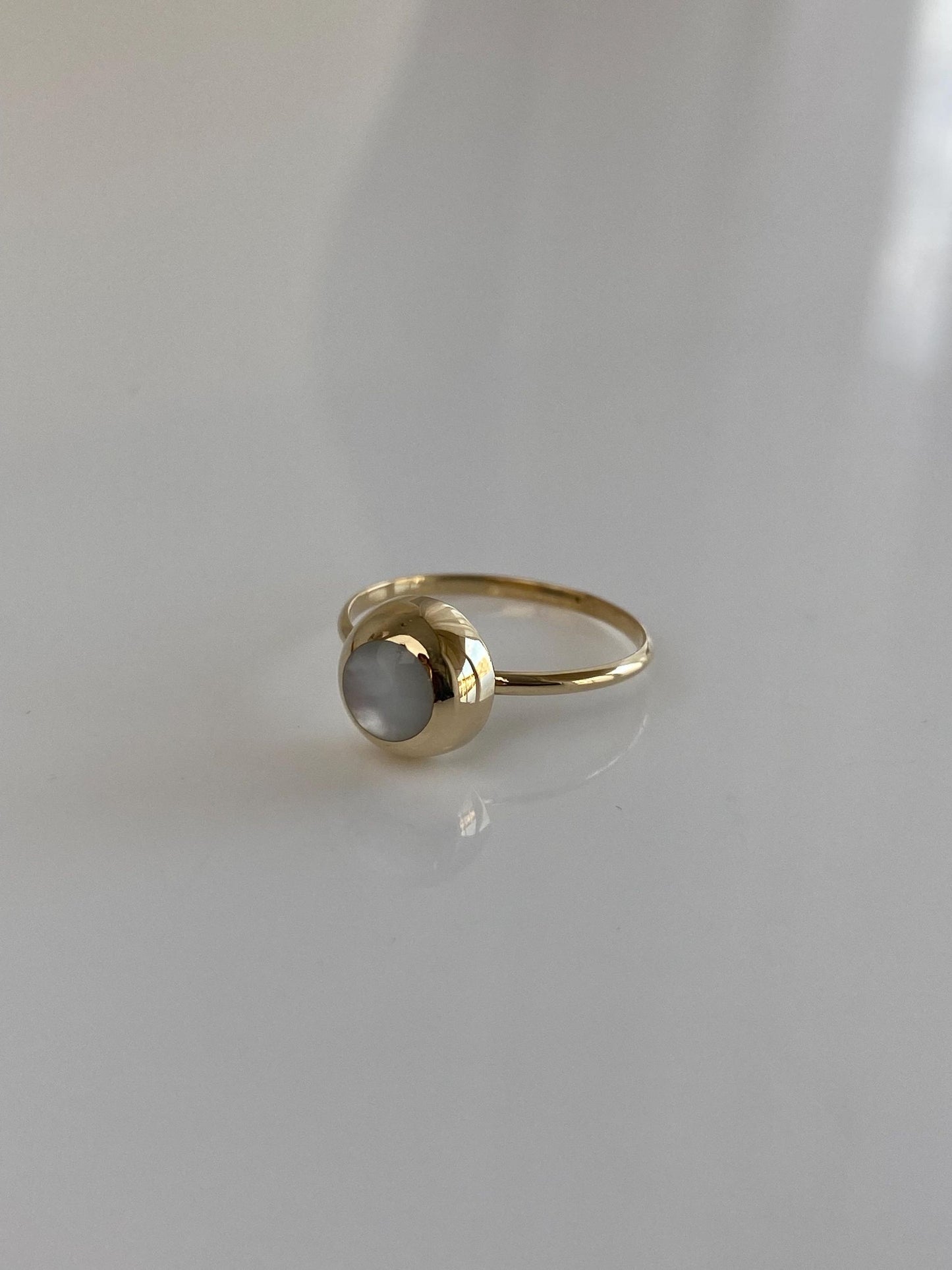 Vintage 14k Yellow Gold White Moonstone Ring - Size 4
